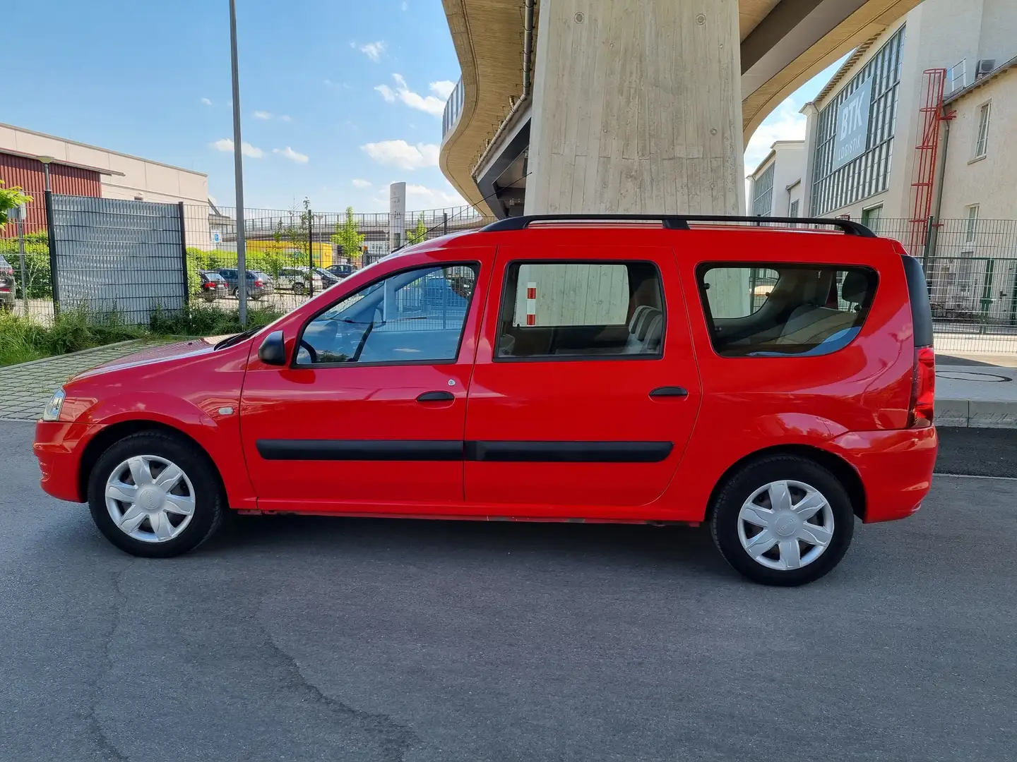 Dacia Logan MCV 1.5 dCi 130 Tkm 7 Sitze 1.Hand Rot - 2