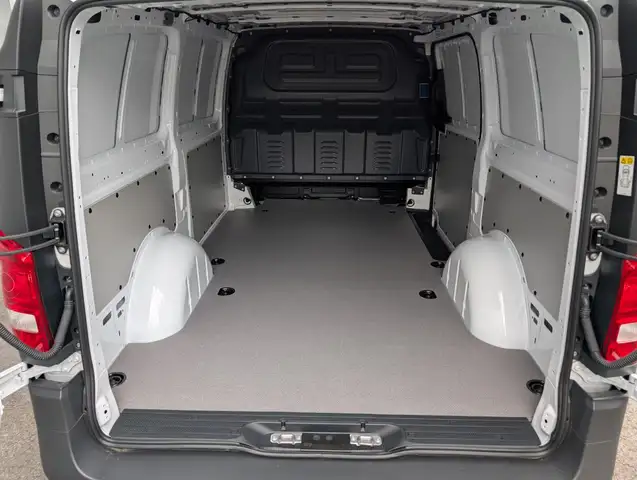 Mercedes-Benz Evito view 22