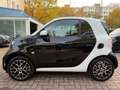 smart forTwo fortwo EQ 60kW*EXCL*PANO*NAVI*JBL*PTS*KAM*22kW Schwarz - thumbnail 2