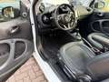 smart forTwo fortwo EQ 60kW*EXCL*PANO*NAVI*JBL*PTS*KAM*22kW Schwarz - thumbnail 4