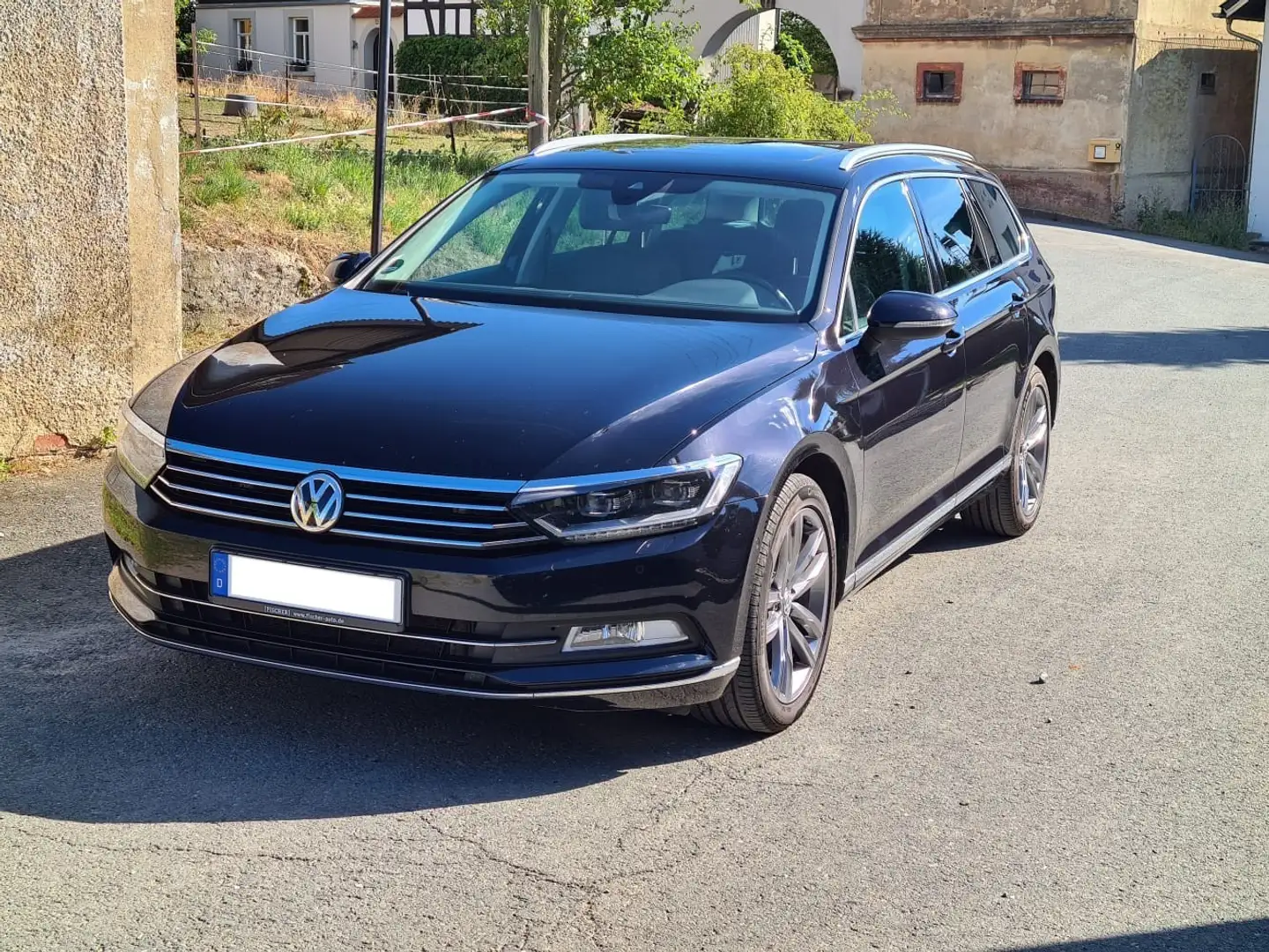 Volkswagen Passat Variant 2.0 TDI SCR DSG (BlueM. Tech) Highline - 1