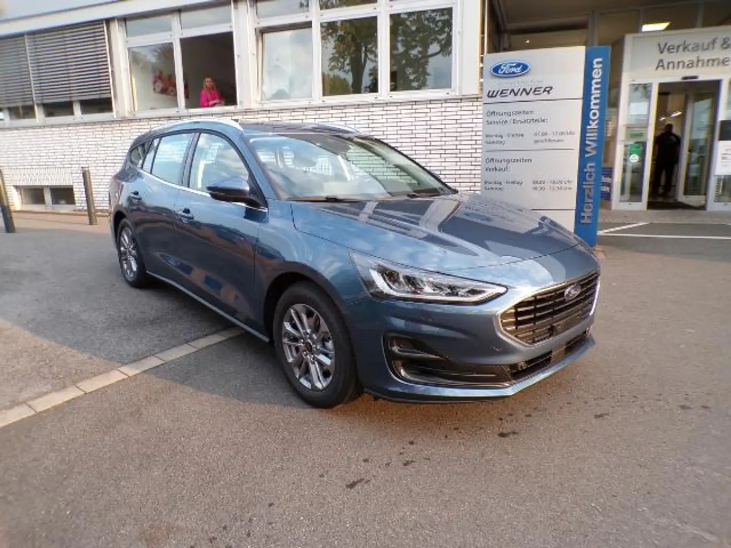 Ford Focus Titanium Turnier LM-Räder / Kamera / Winterpaket Blau - 1