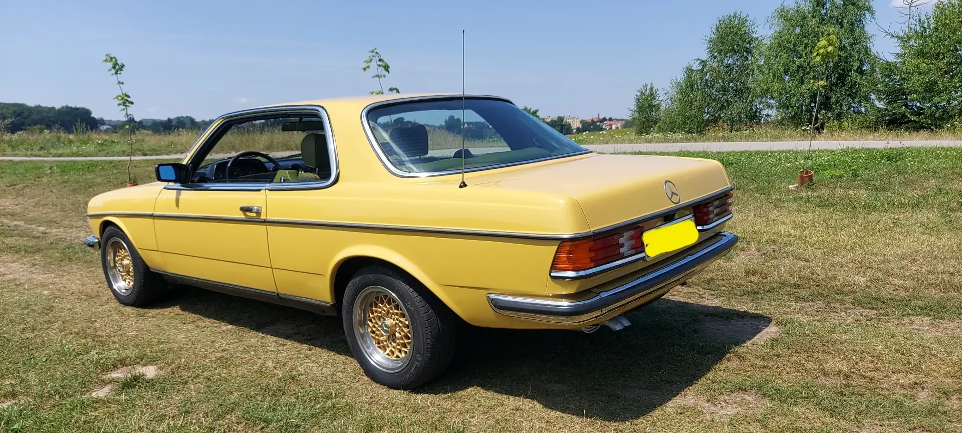 Mercedes-Benz 280 123 280CE - 2