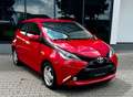 Toyota Aygo X AUTOMATIK*WENIG KM*KLIMA*KAM*SHZ*TEL*LED Roşu - thumbnail 2
