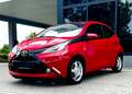 Toyota Aygo X AUTOMATIK*WENIG KM*KLIMA*KAM*SHZ*TEL*LED Roşu - thumbnail 1