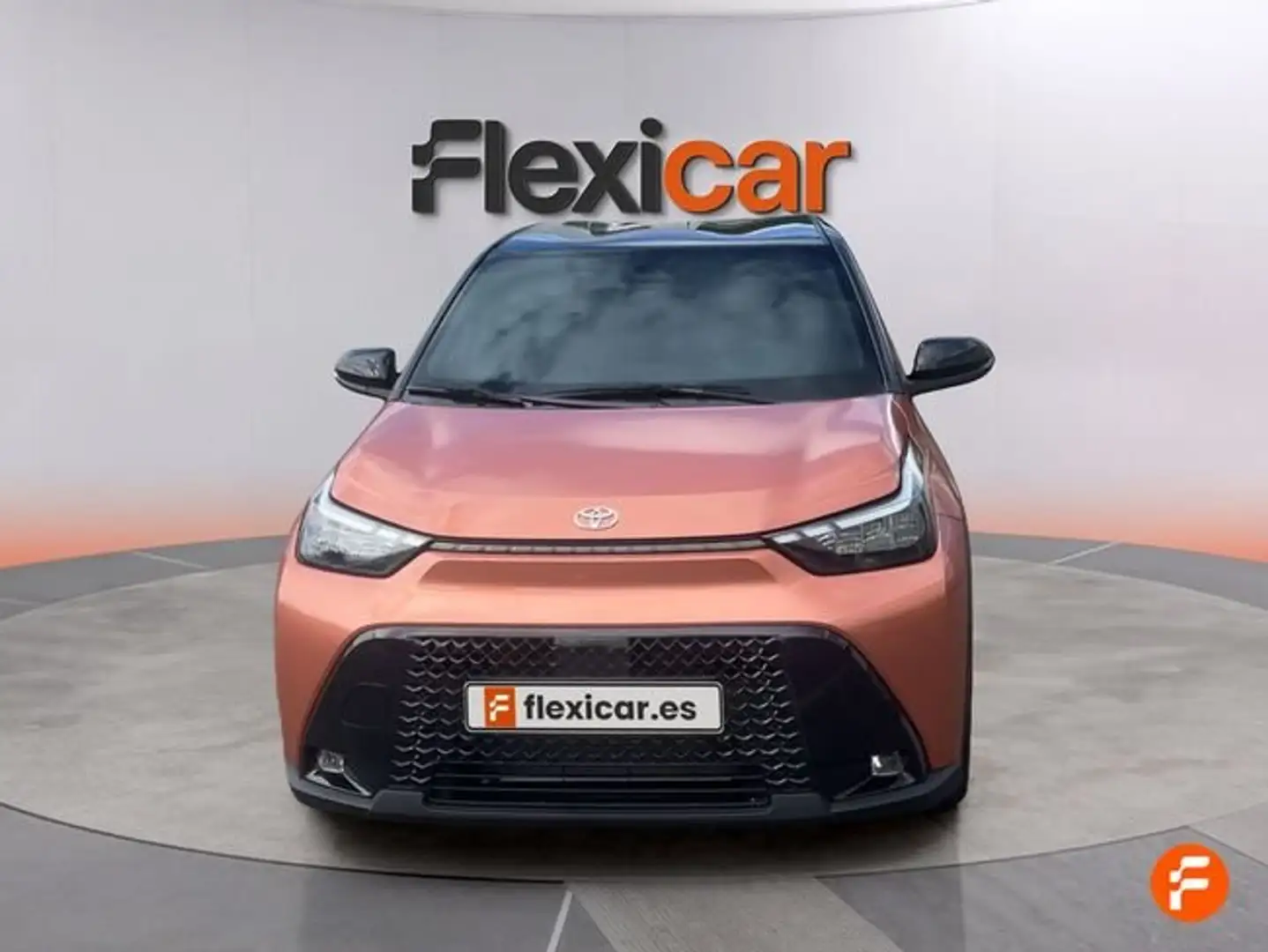 Toyota Aygo Hybrid MC26 1.5 116CV Chic Naranja - 2