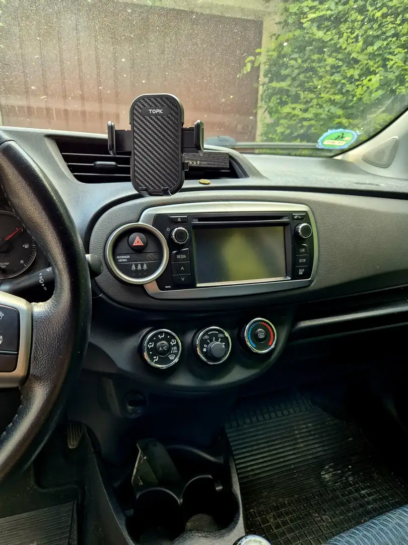 Toyota Yaris XP13 Alb - 1