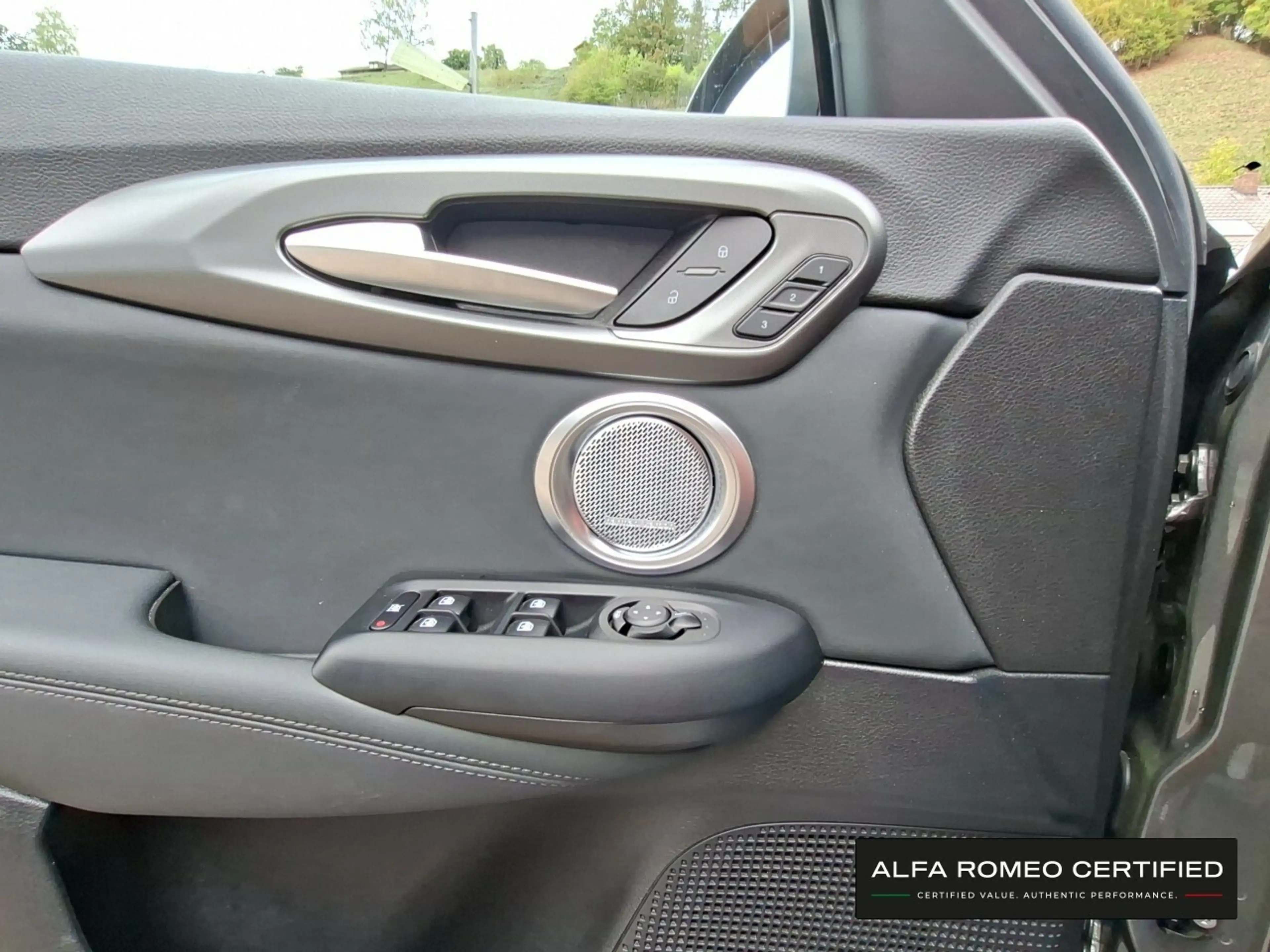 Alfa Romeo Tonale Speciale MildHybrid 1.5 VGT — photo 19