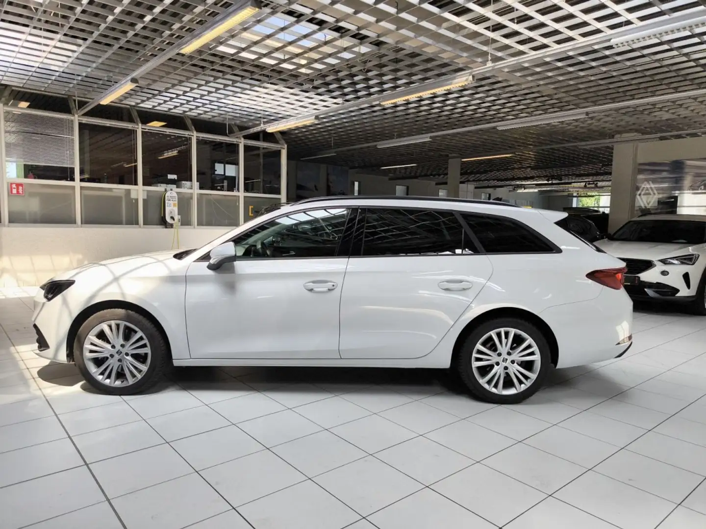 SEAT Leon ST Style TDI DSG Klima Einparkhilfe Sitzheizung Weiß - 2