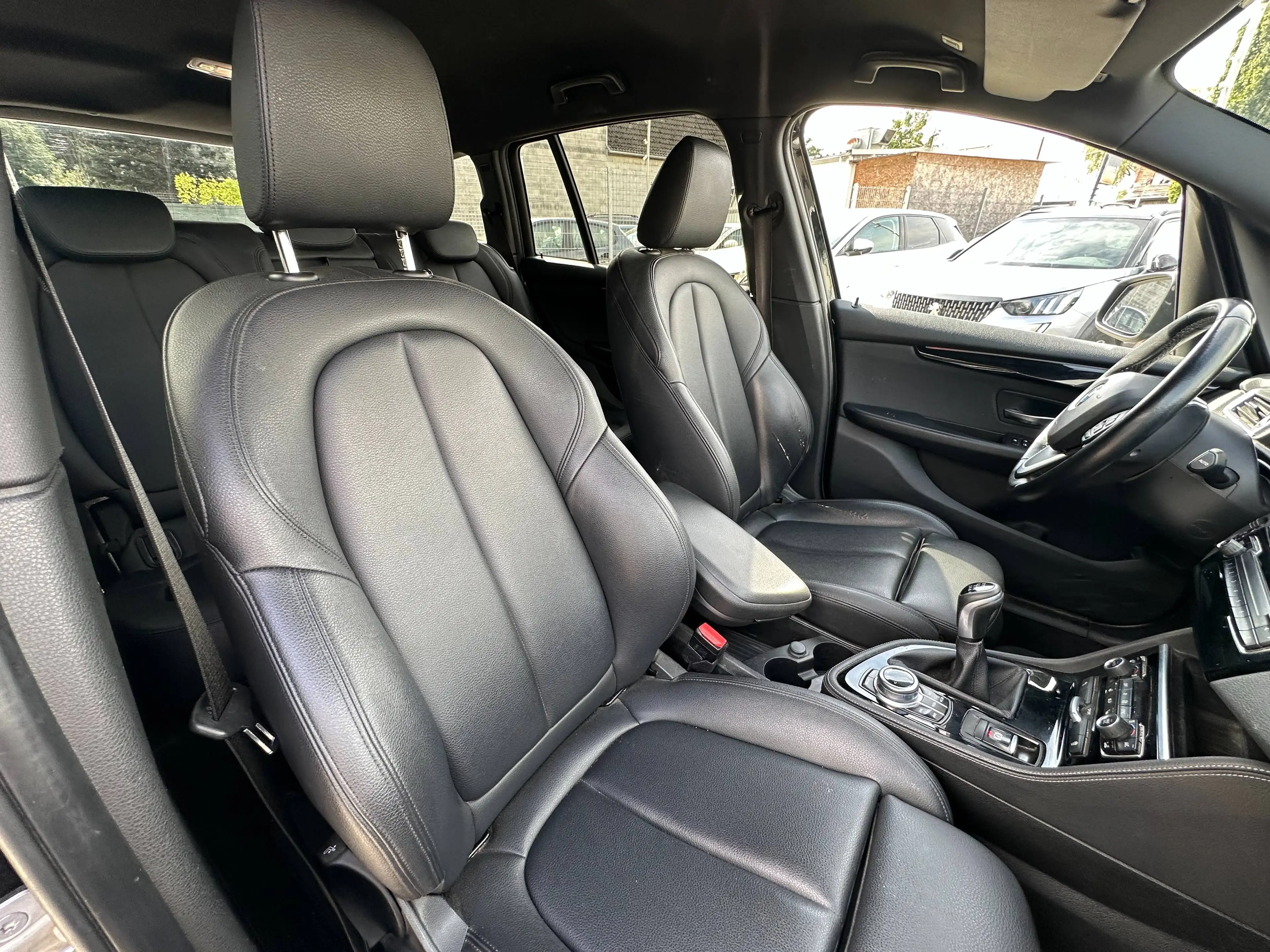 BMW 216 d 1,5d*Vollleder*7-Sitzer*Sitzheizung* — photo 12