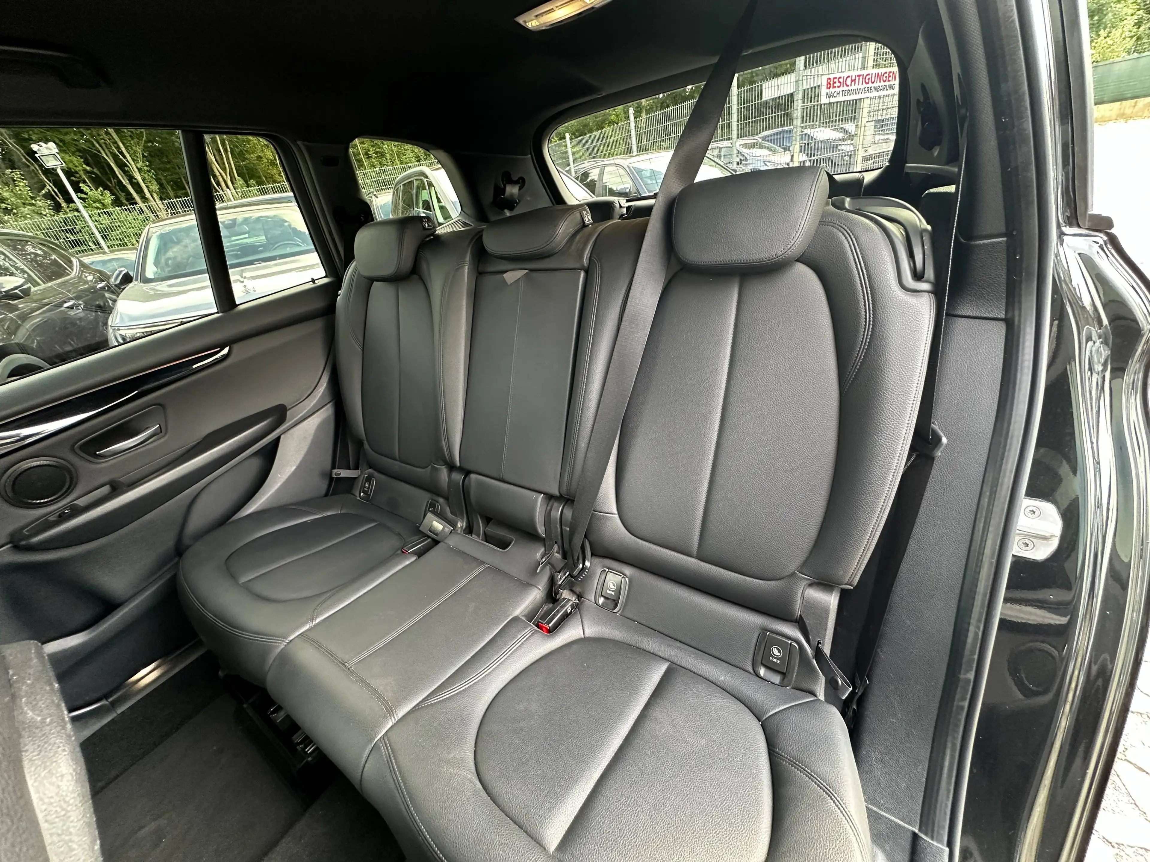 BMW 216 d 1,5d*Vollleder*7-Sitzer*Sitzheizung* — photo 9