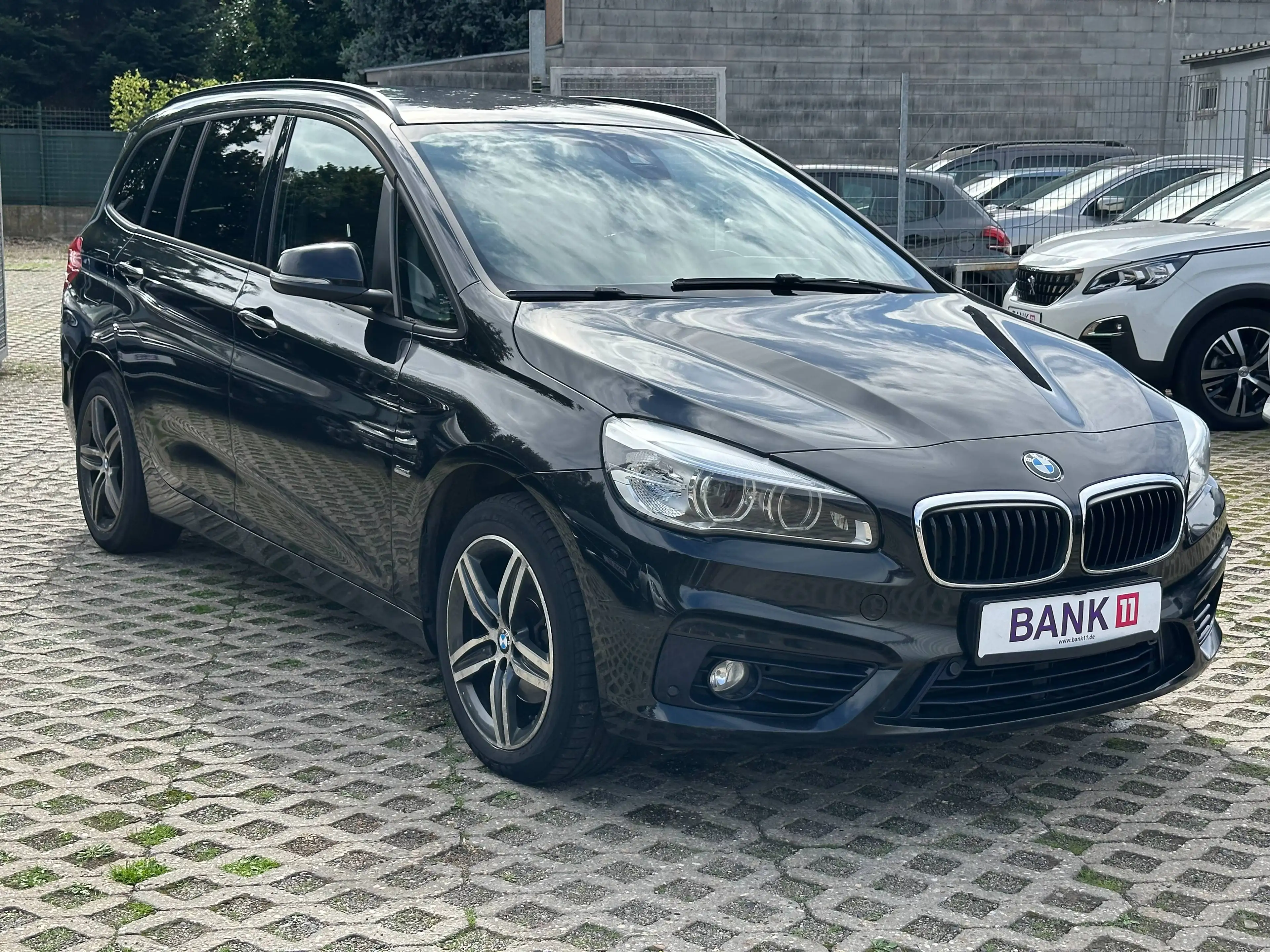BMW 216 d 1,5d*Vollleder*7-Sitzer*Sitzheizung* — photo 3