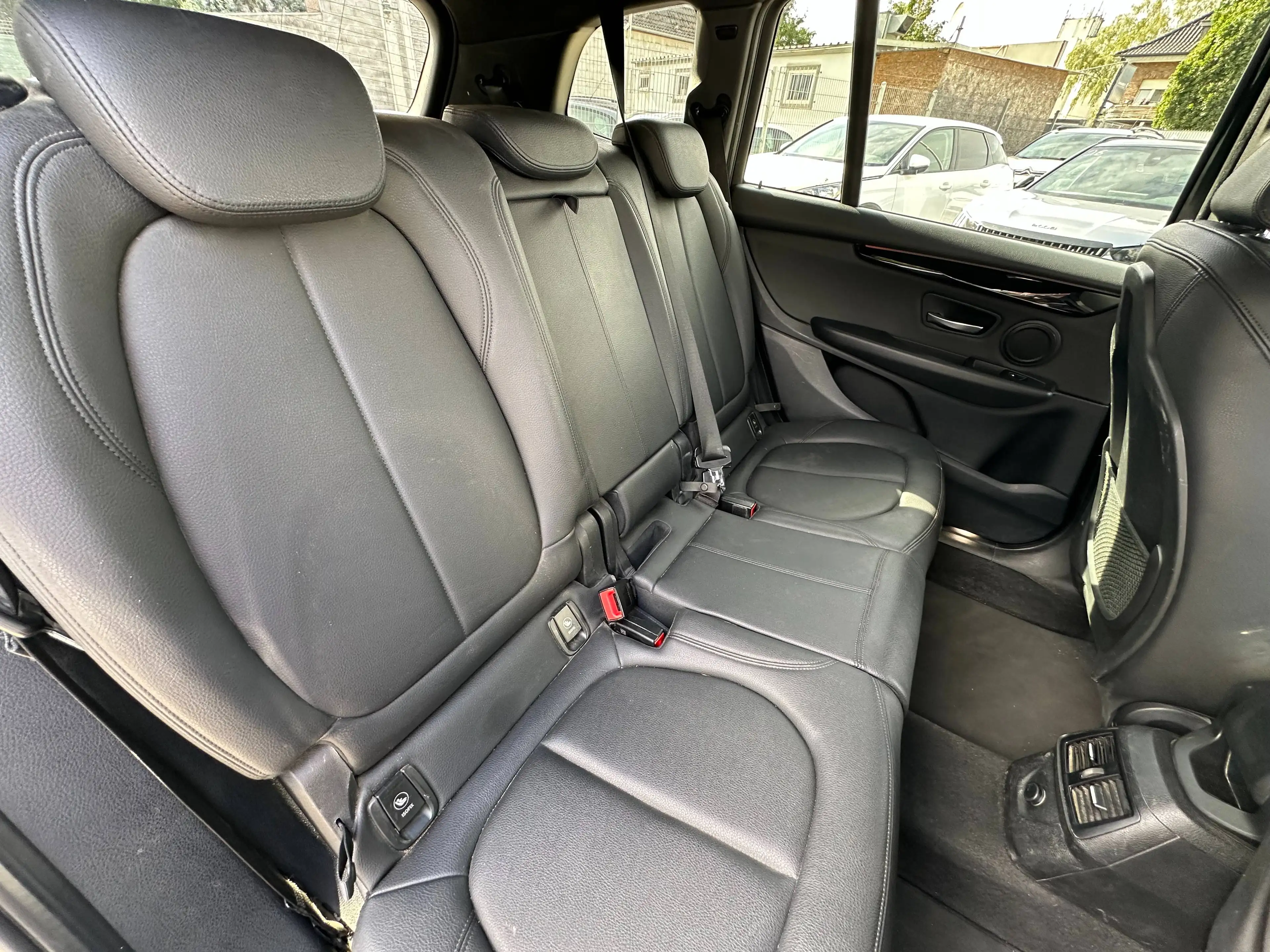 BMW 216 d 1,5d*Vollleder*7-Sitzer*Sitzheizung* — photo 11