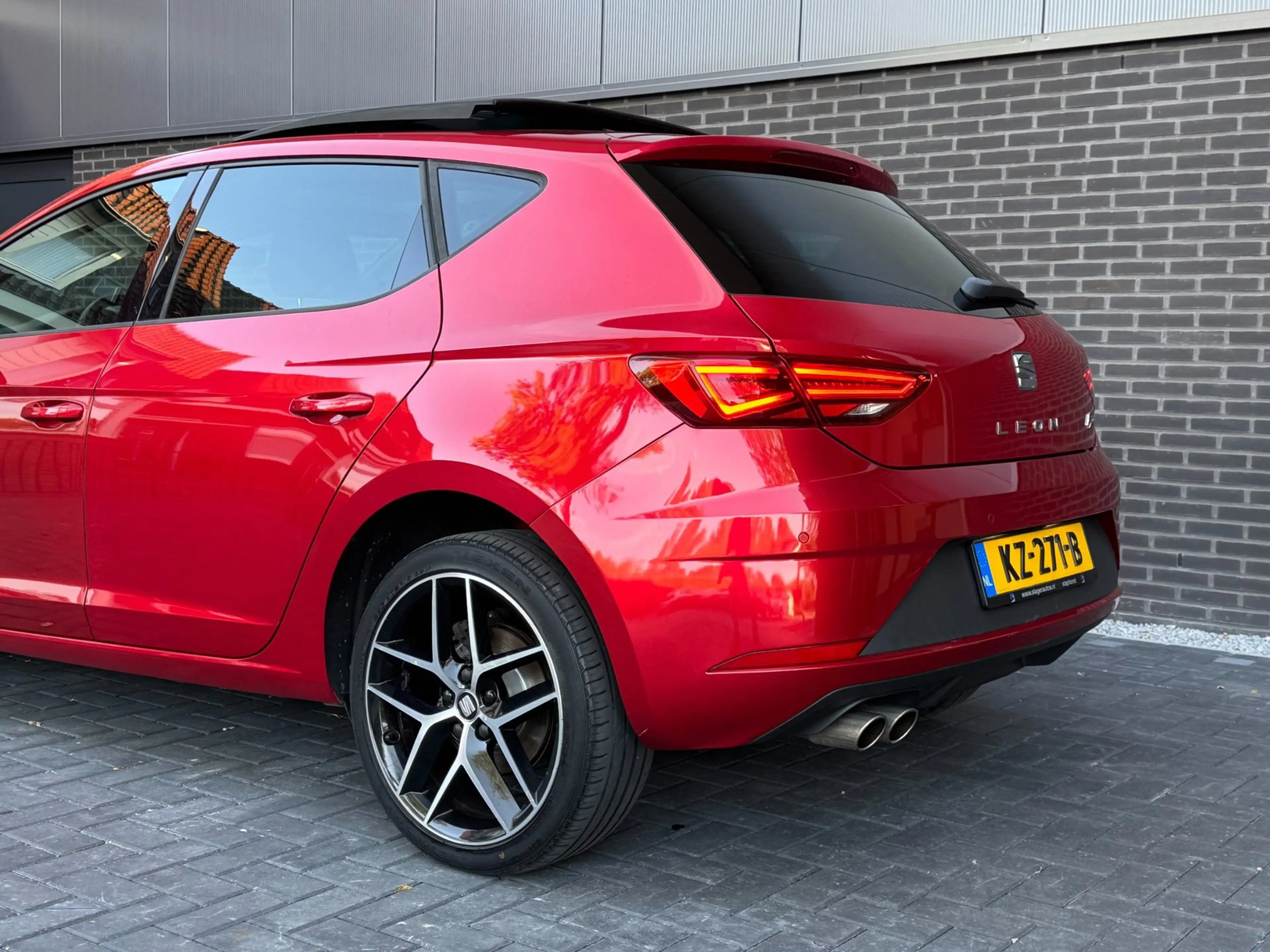 SEAT Leon 1.4 EcoTSI FR - Pano | full-LED | ACC | Lane assis — photo 13