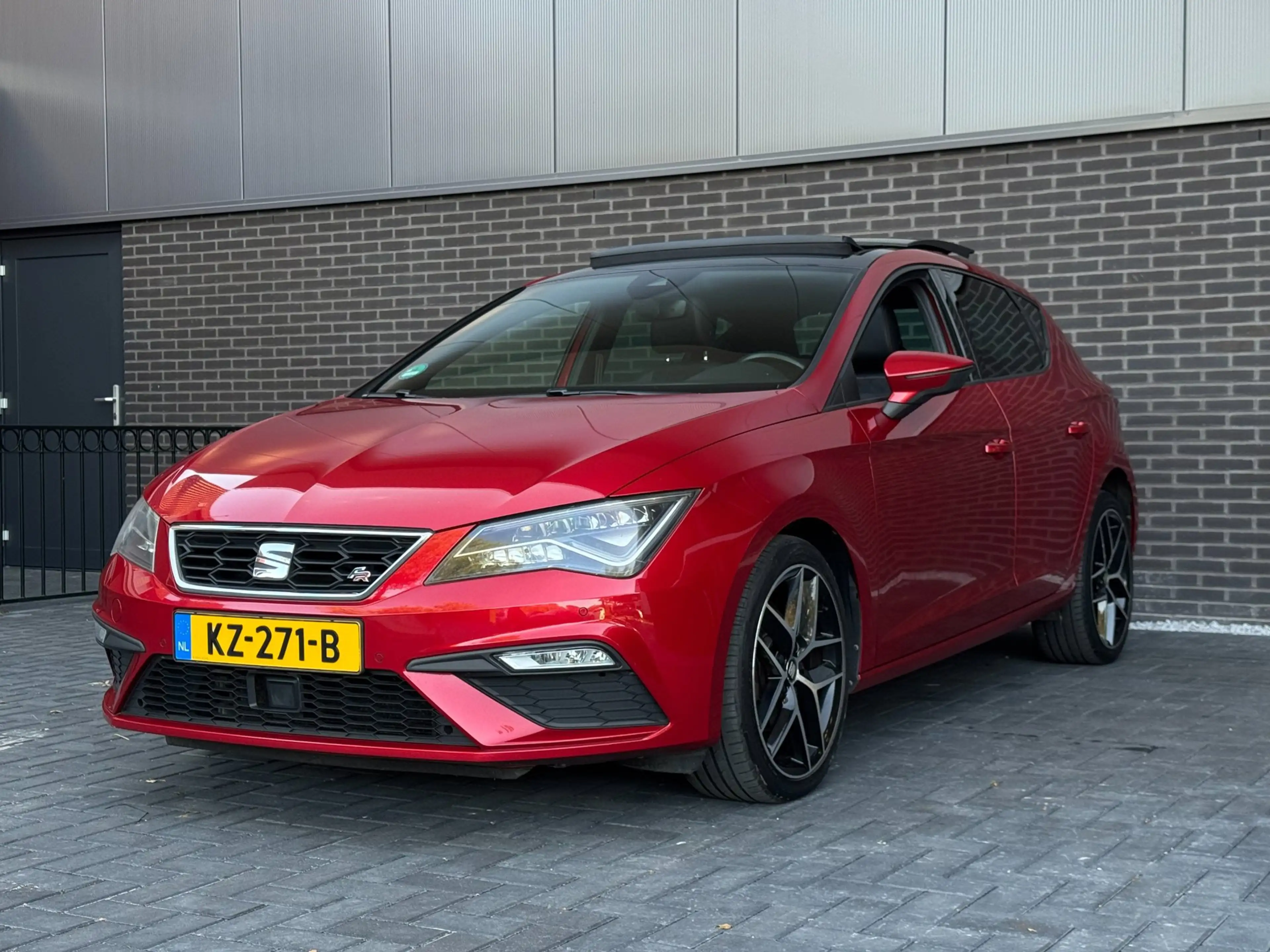 SEAT Leon 1.4 EcoTSI FR - Pano | full-LED | ACC | Lane assis — photo 14