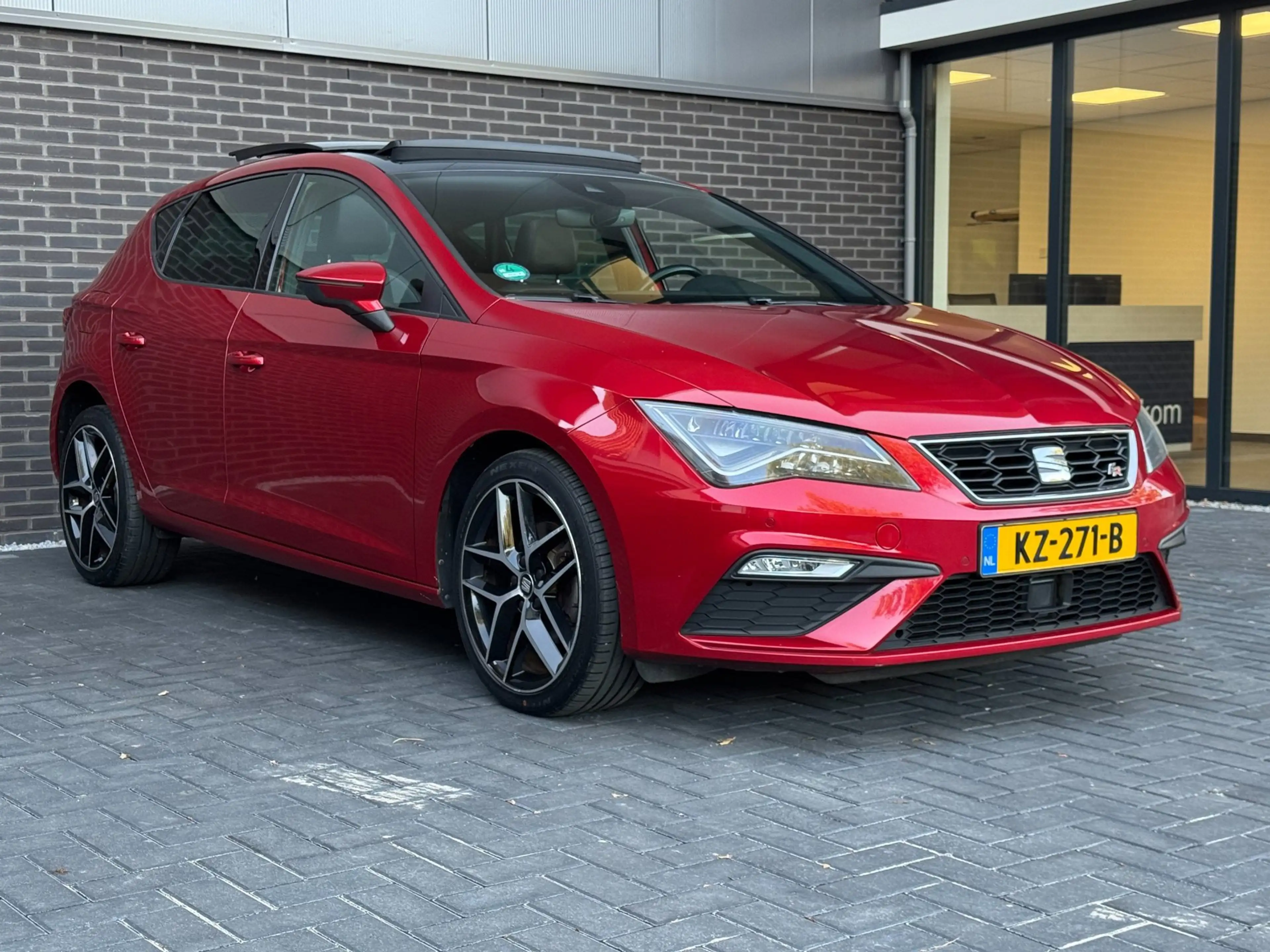 SEAT Leon 1.4 EcoTSI FR - Pano | full-LED | ACC | Lane assis — photo 12
