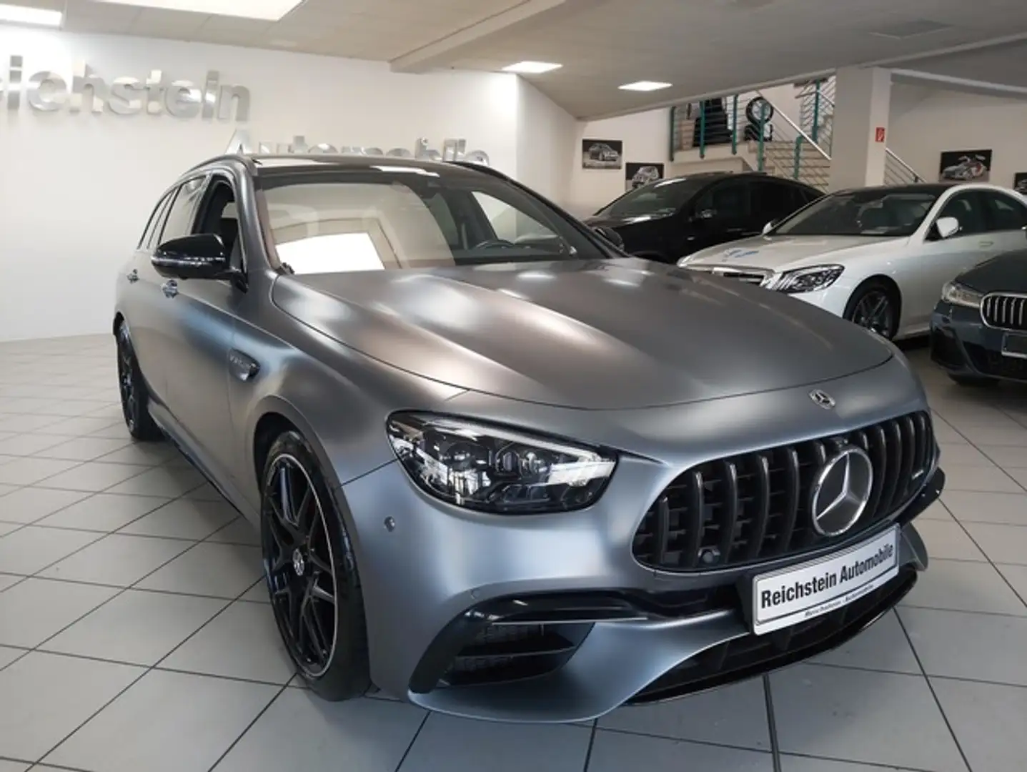 Mercedes-Benz E 63 AMG S 4M T NIGHT 154 T NP AIRM NETTO 53.800 Gris - 2