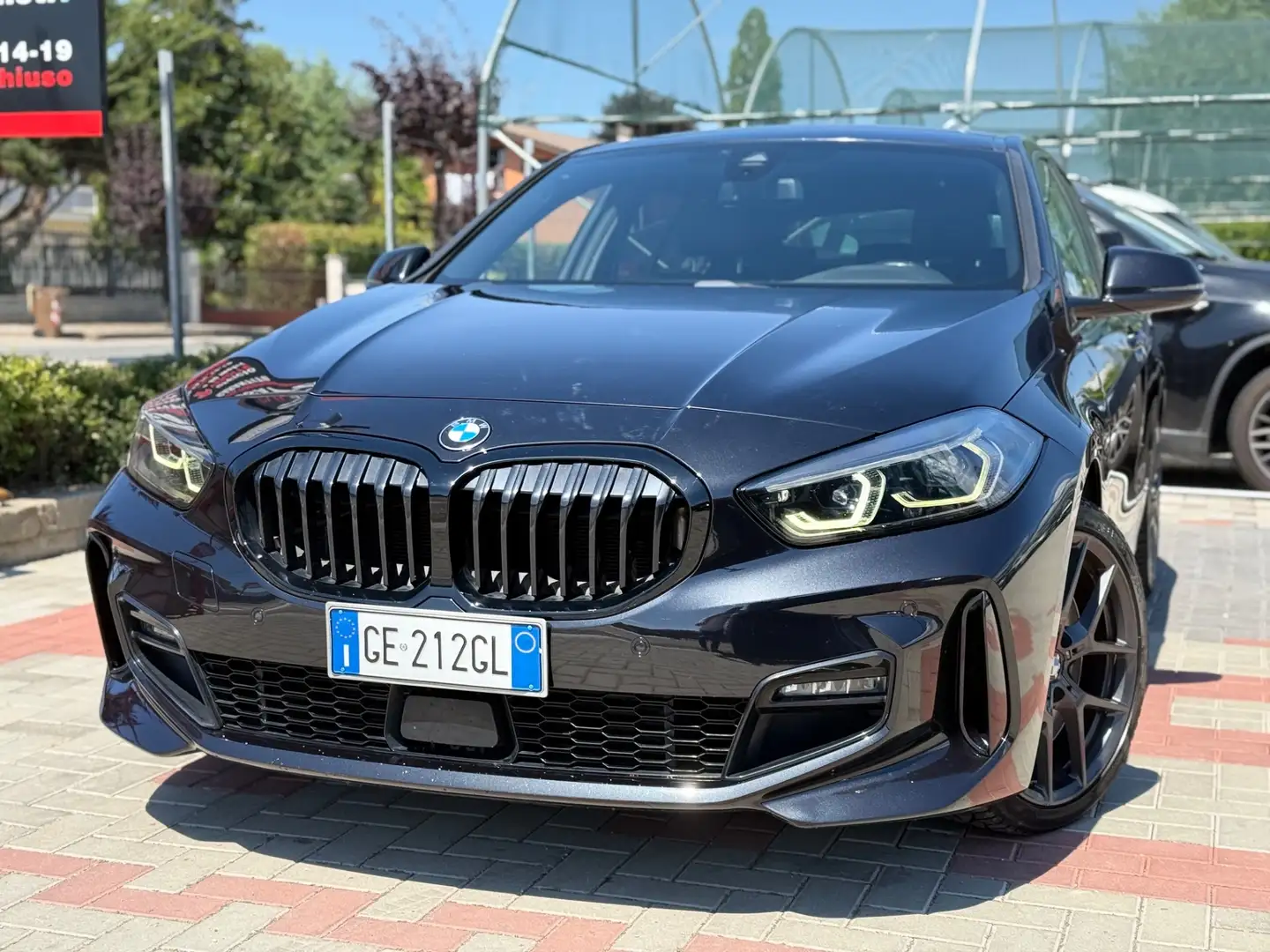 BMW 118 118d 5p. Msport Black - 1