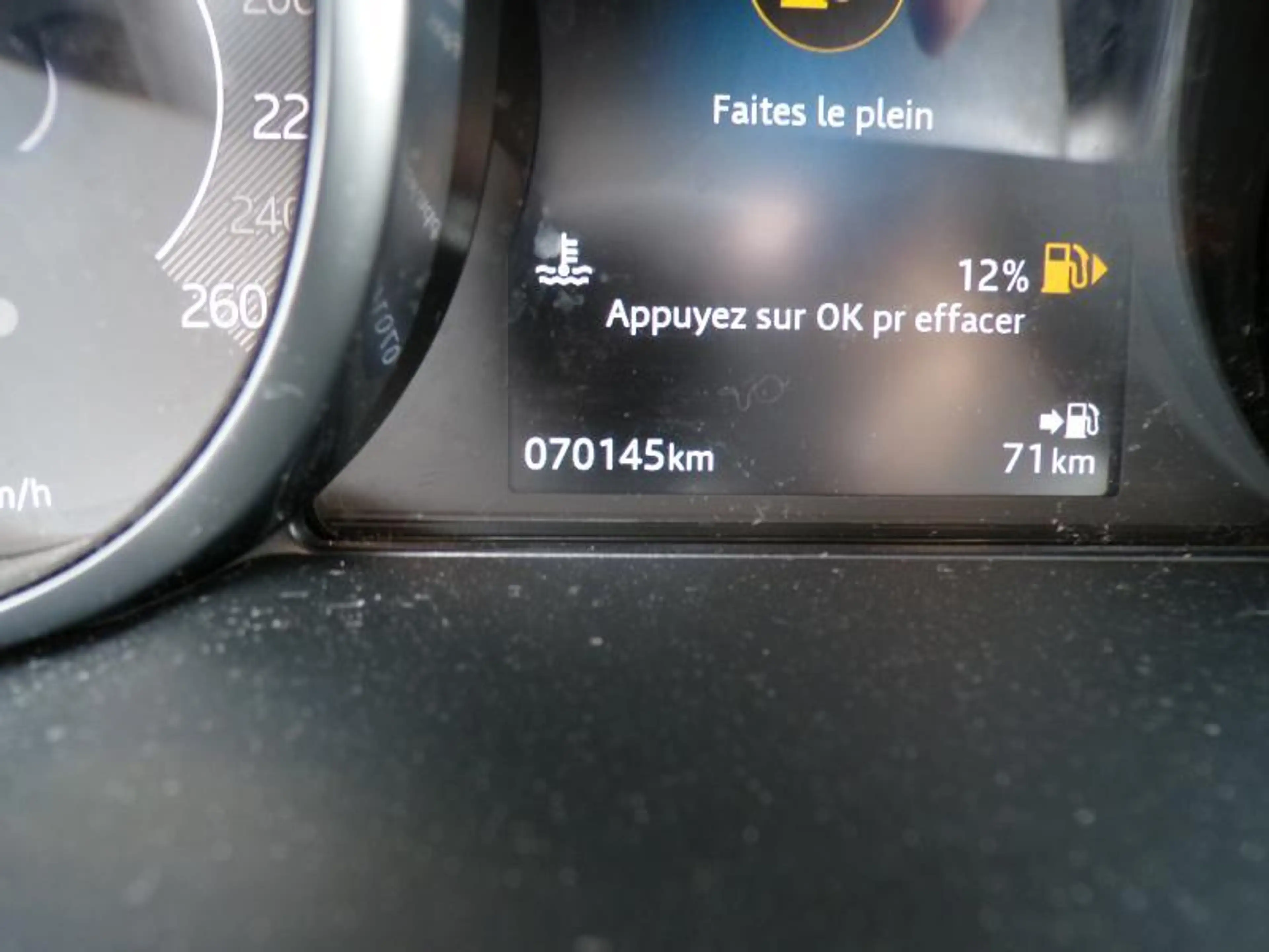 Jaguar E-Pace 2.0D 150cv Gris 08/20 70.145km Airco GPS Bluetooth — photo 14