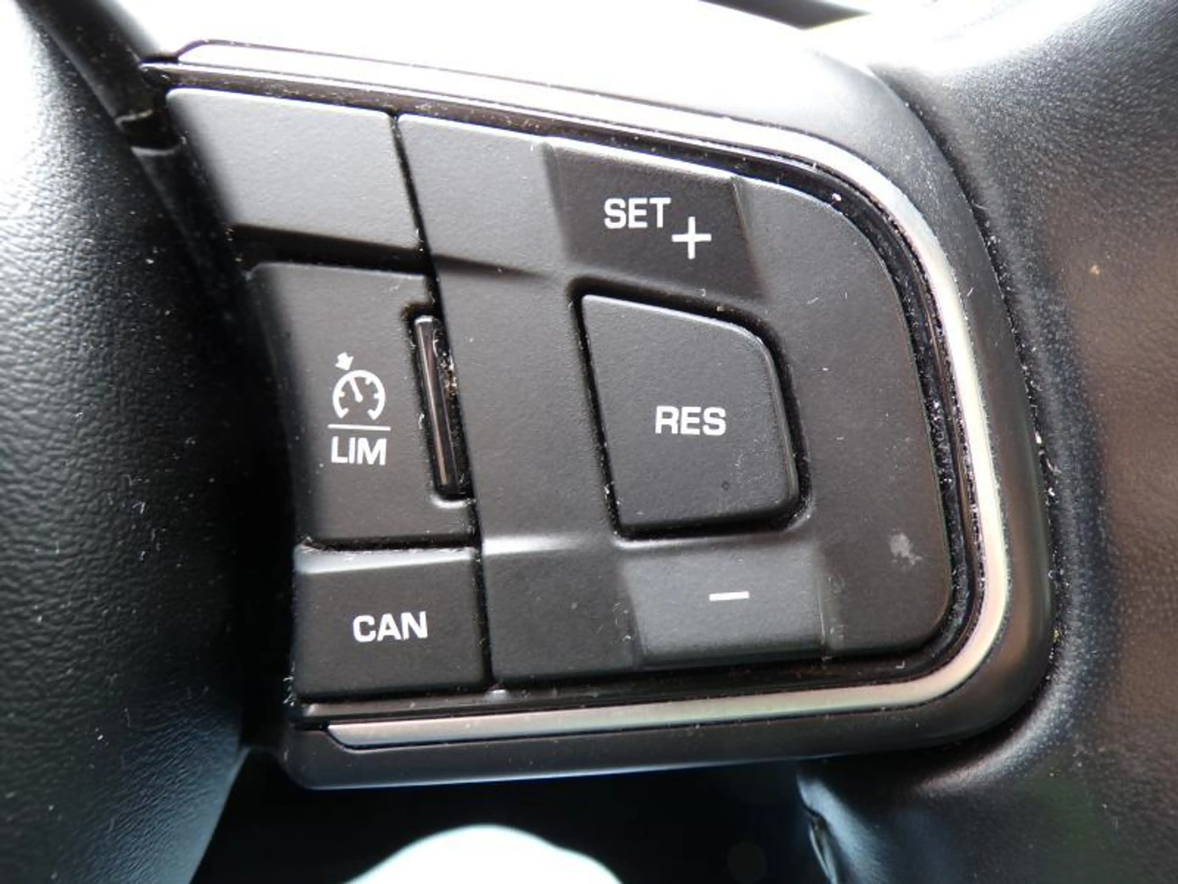 Jaguar E-Pace 2.0D 150cv Gris 08/20 70.145km Airco GPS Bluetooth — photo 11