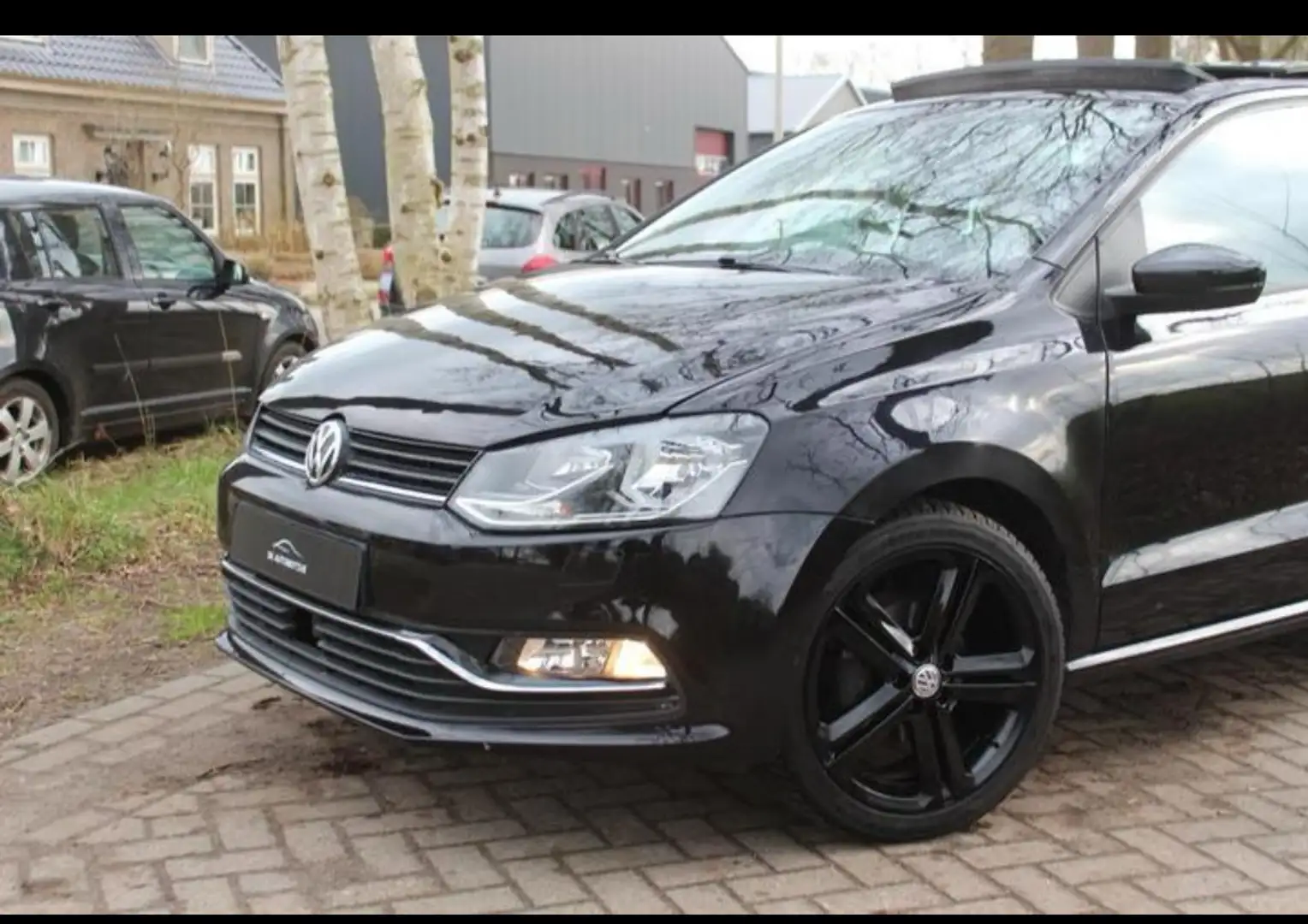 Volkswagen Polo 1.2 TSI Highline face lift Zwart - 2