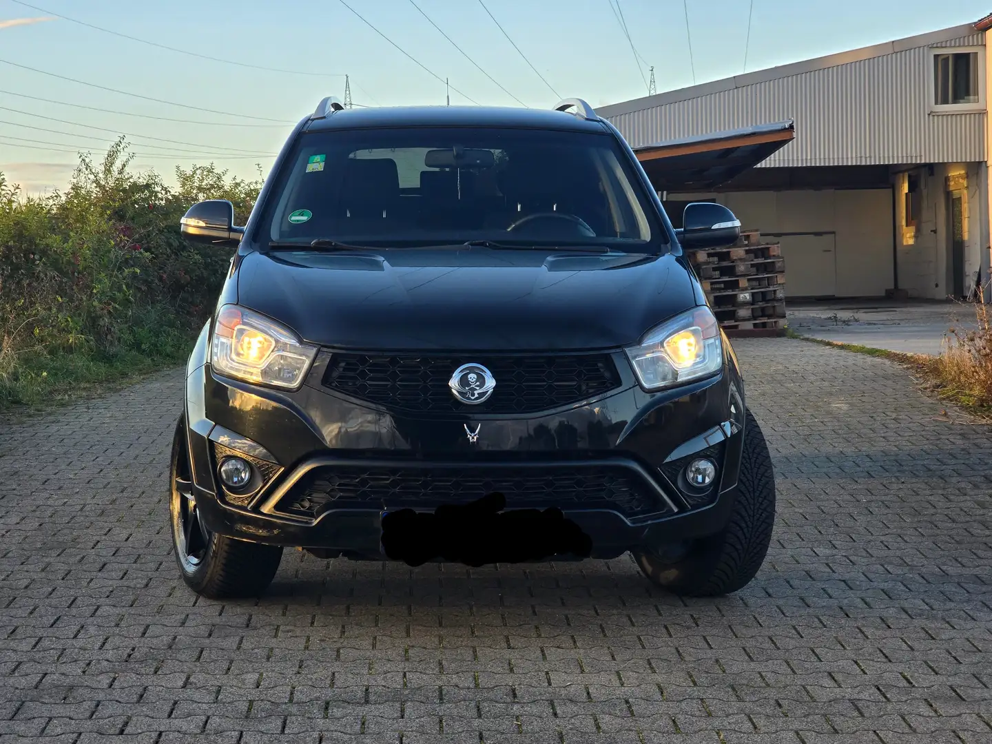 SsangYong Korando Crystal 4x4 Schwarz - 2
