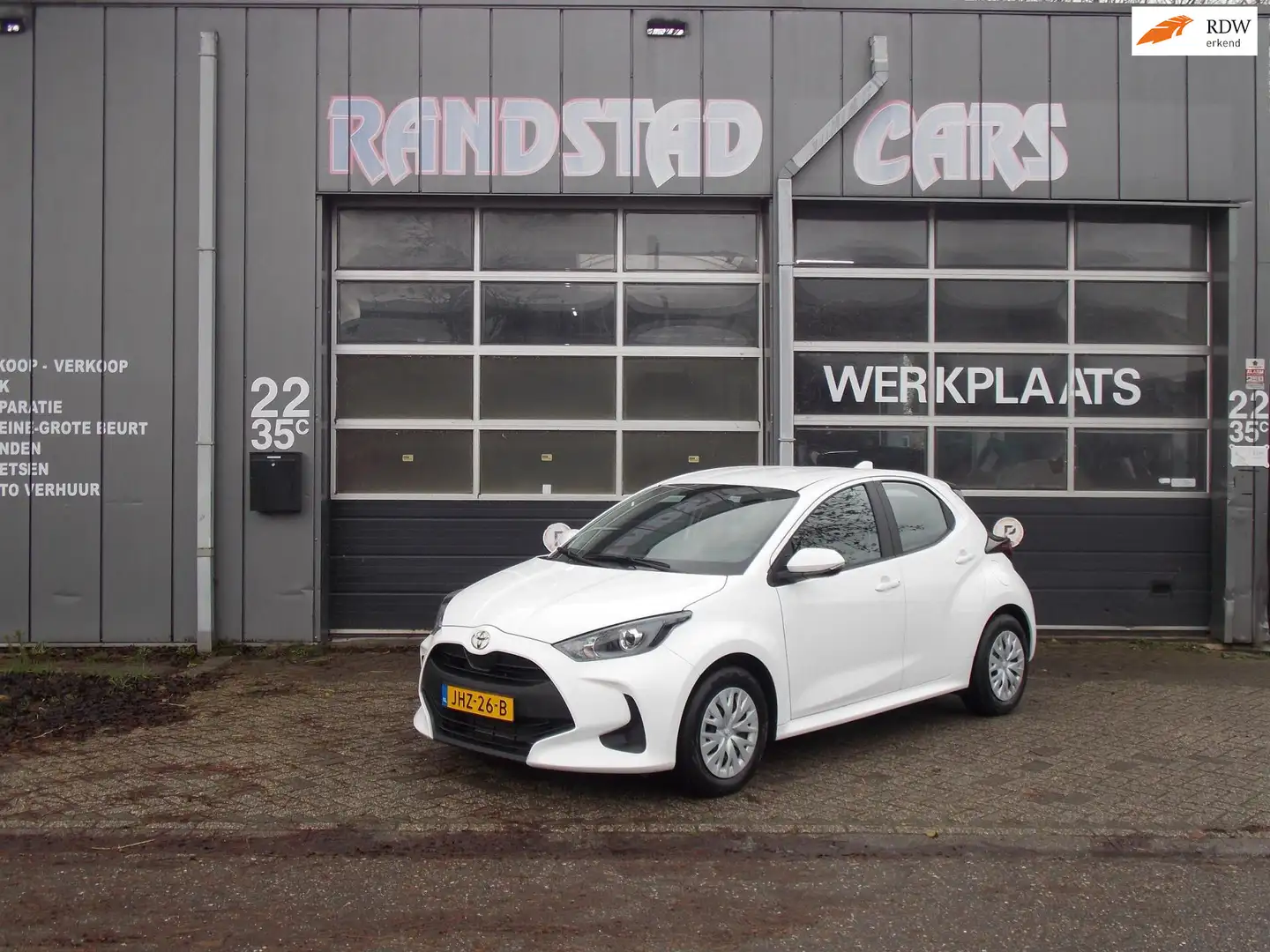 Toyota Yaris 1.5 Hybrid 115 Business Camera AIrco Elek Pakket 5 Wit - 1