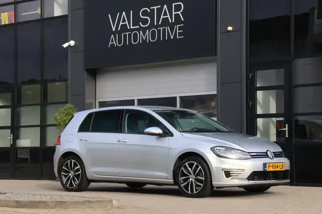 Volkswagen e-Golf E-Golf|Digi dash|Warmtepomp|LED| 89 % SOH|