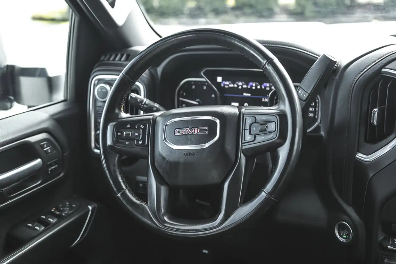 GMC Sierra 3500HD снимка GMC Sierra 3500HD