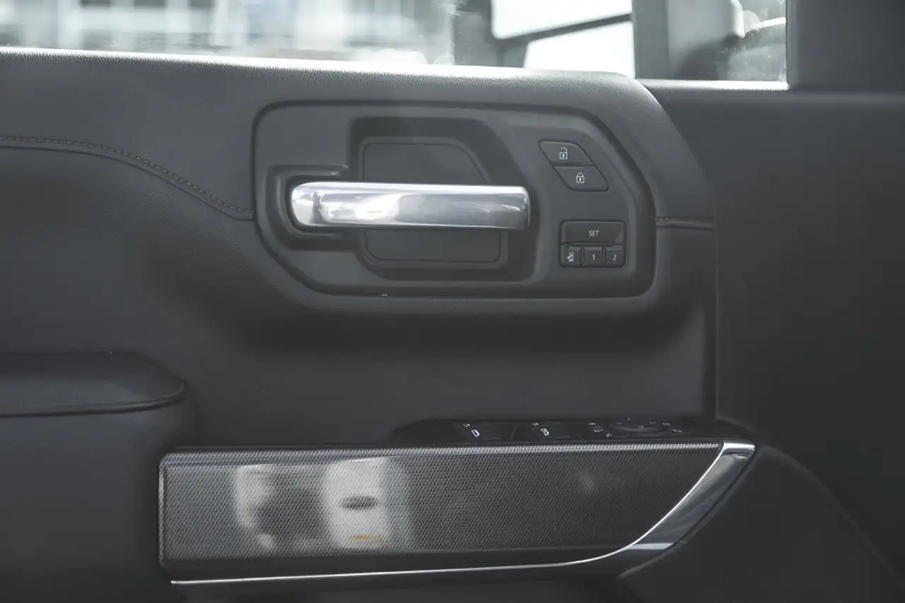 GMC Sierra 3500HD снимка GMC Sierra 3500HD