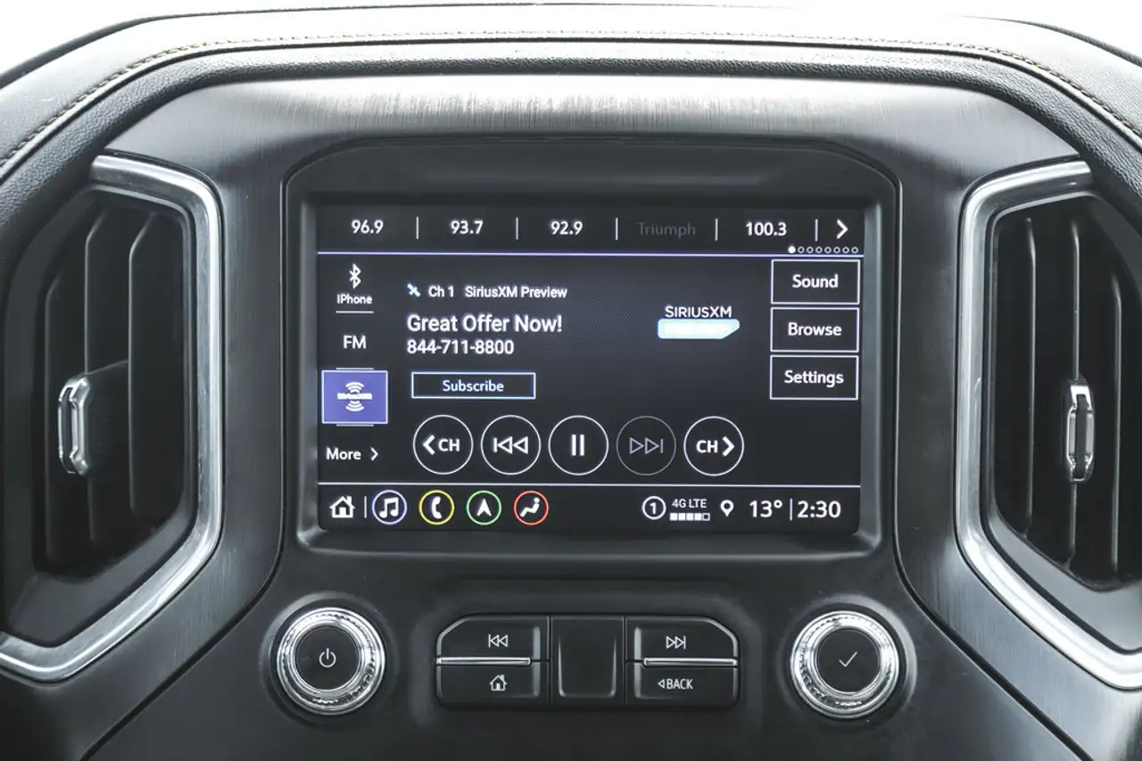 GMC Sierra 3500HD снимка GMC Sierra 3500HD