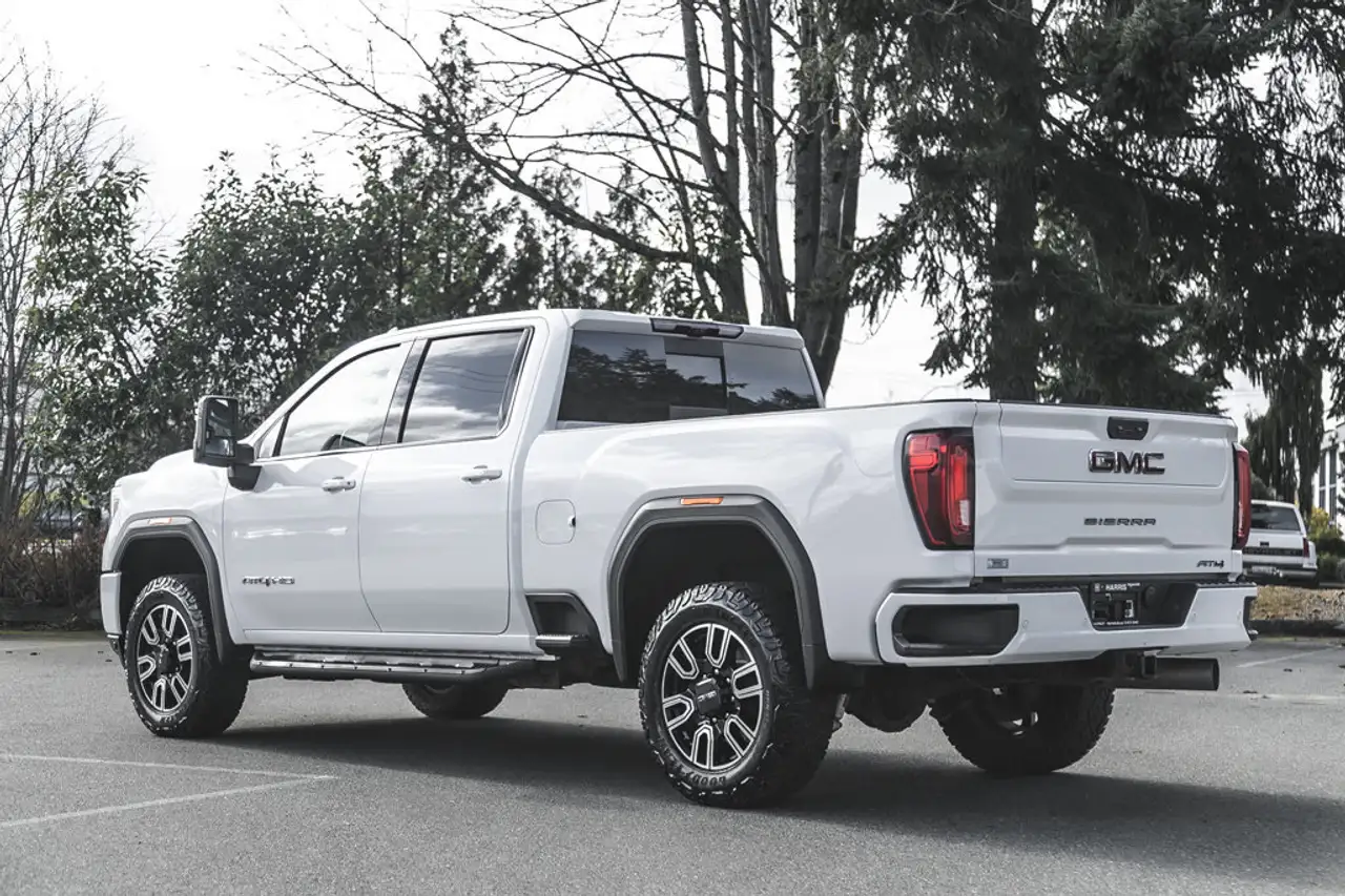 GMC Sierra 3500HD снимка GMC Sierra 3500HD