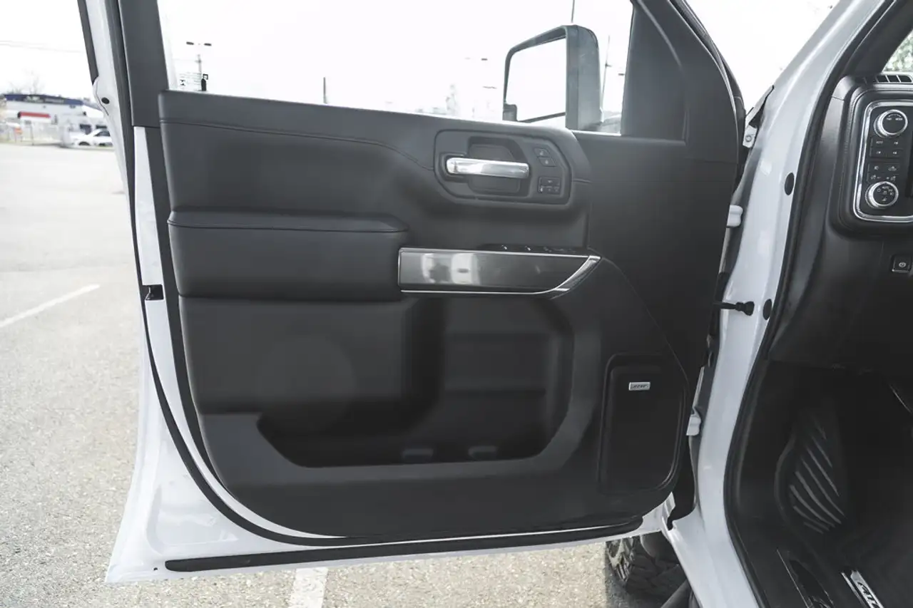 GMC Sierra 3500HD снимка GMC Sierra 3500HD