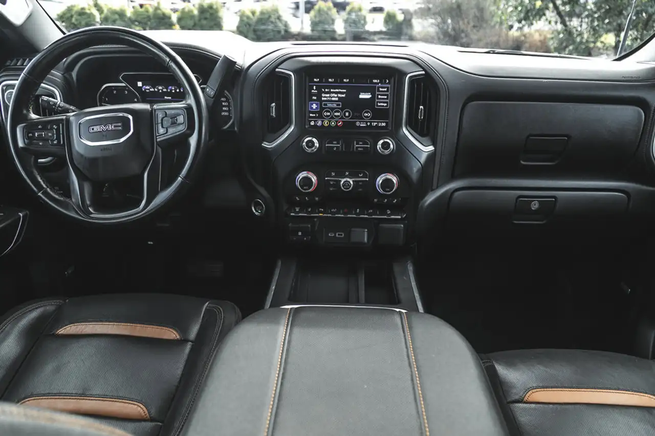GMC Sierra 3500HD снимка GMC Sierra 3500HD