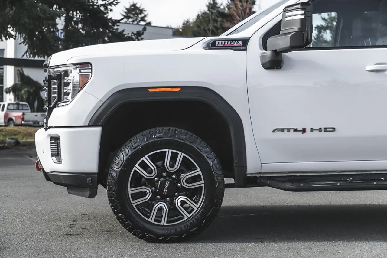 GMC Sierra 3500HD снимка GMC Sierra 3500HD