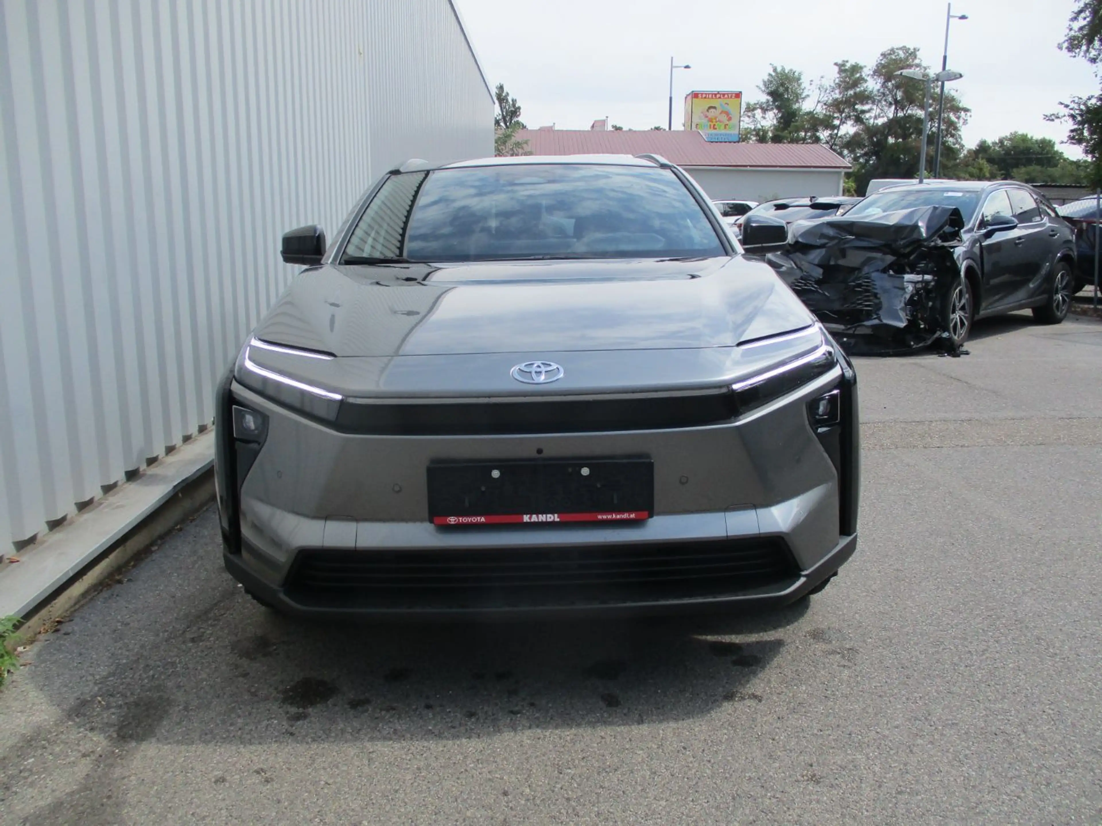 Toyota bZ4X FWD Active Drive ACC+LED+Navi+SHZ+2xKlima — photo 3