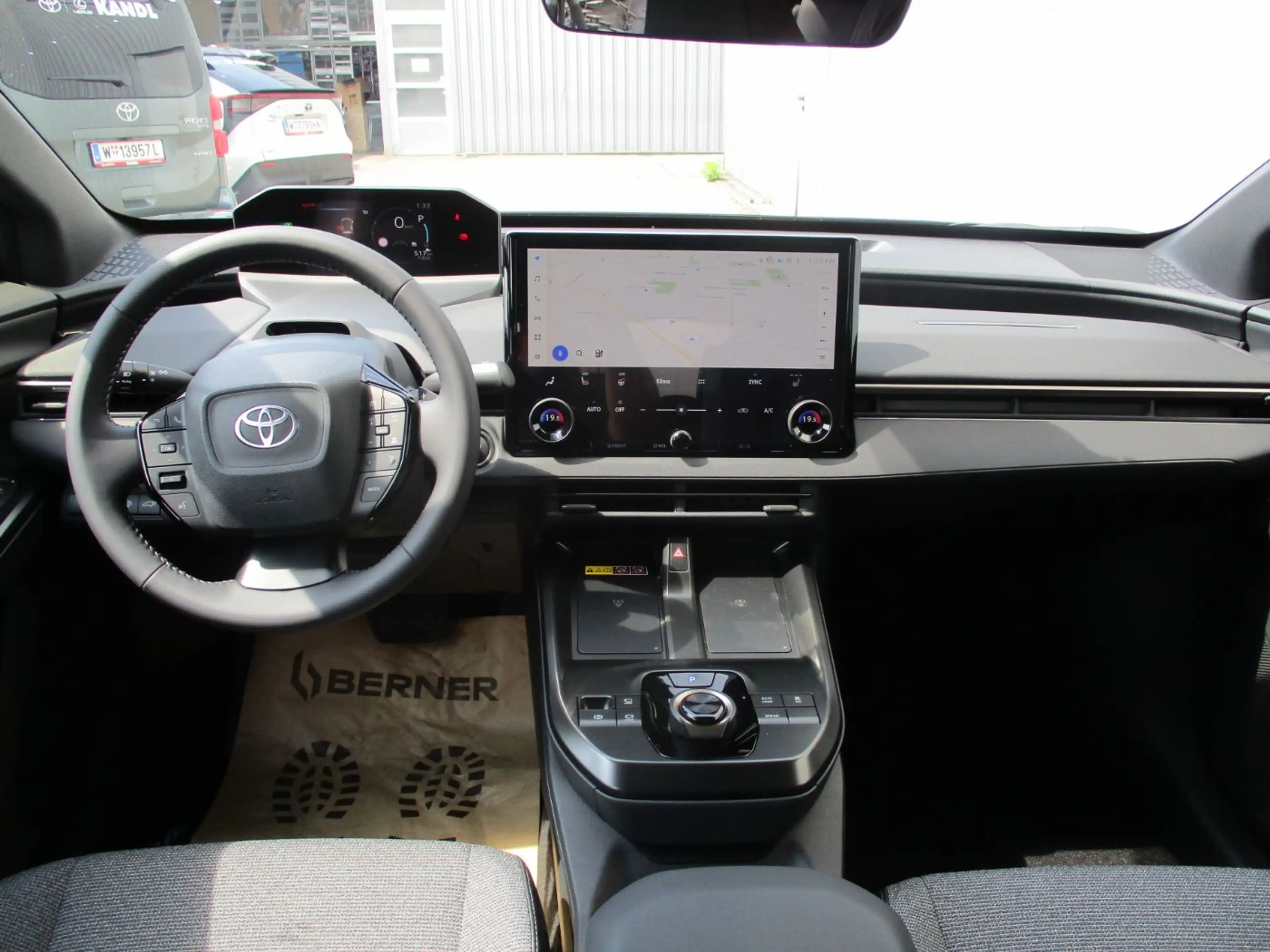 Toyota bZ4X FWD Active Drive ACC+LED+Navi+SHZ+2xKlima — photo 14