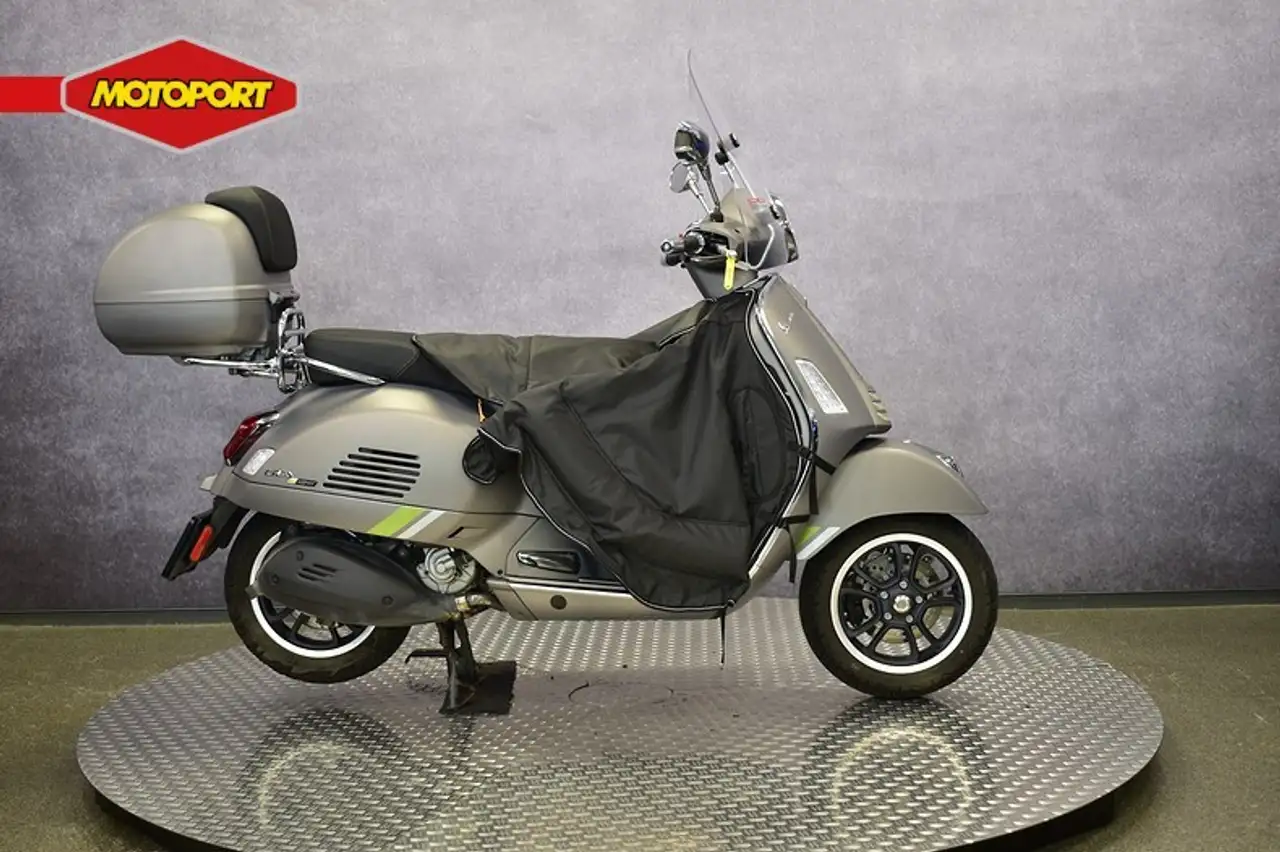 Vespa GTS Super Tech