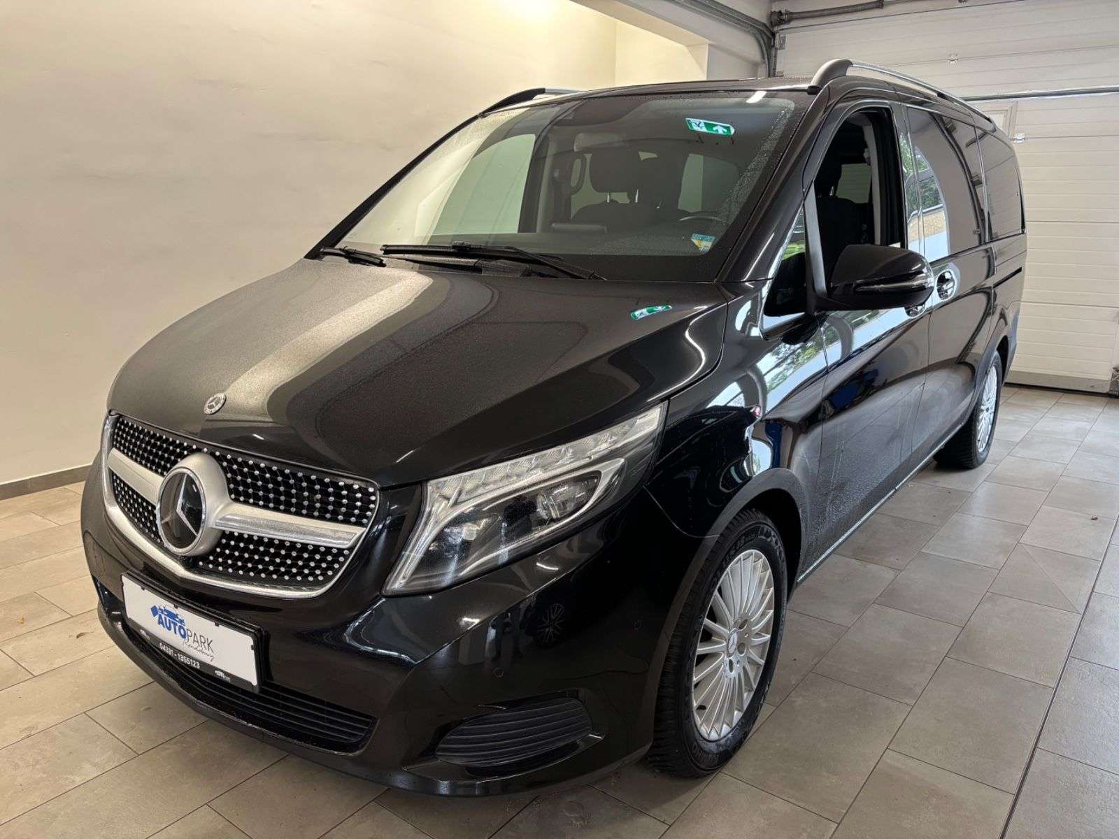 Mercedes-Benz V 220