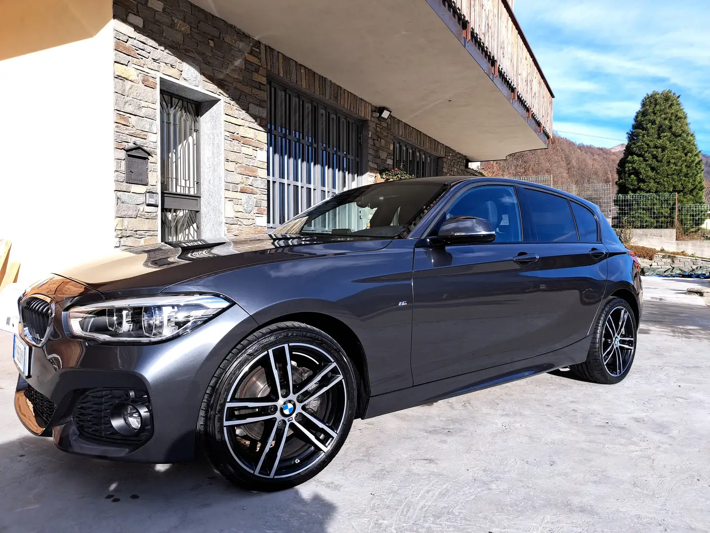 BMW 120 Serie+1+F/20-21+2015+120d+xdrive+Msport+5p+auto Šedá - 1