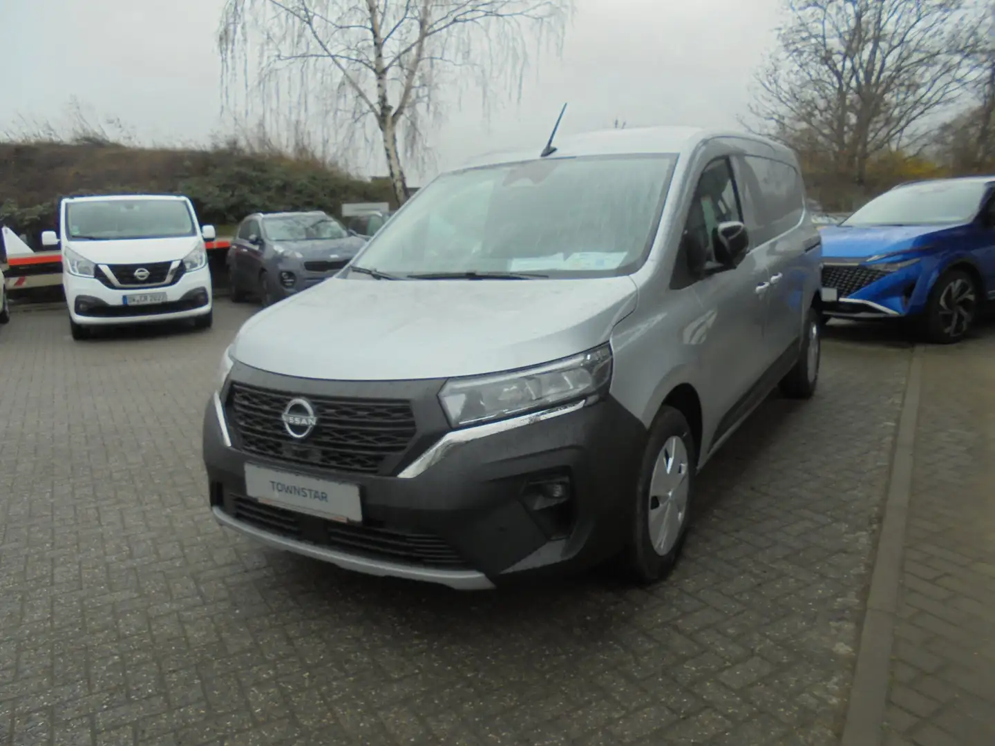 Nissan Townstar Kasten N-Connecta L2 2,3t 1.3 DIG-T 6MT Grau - 2