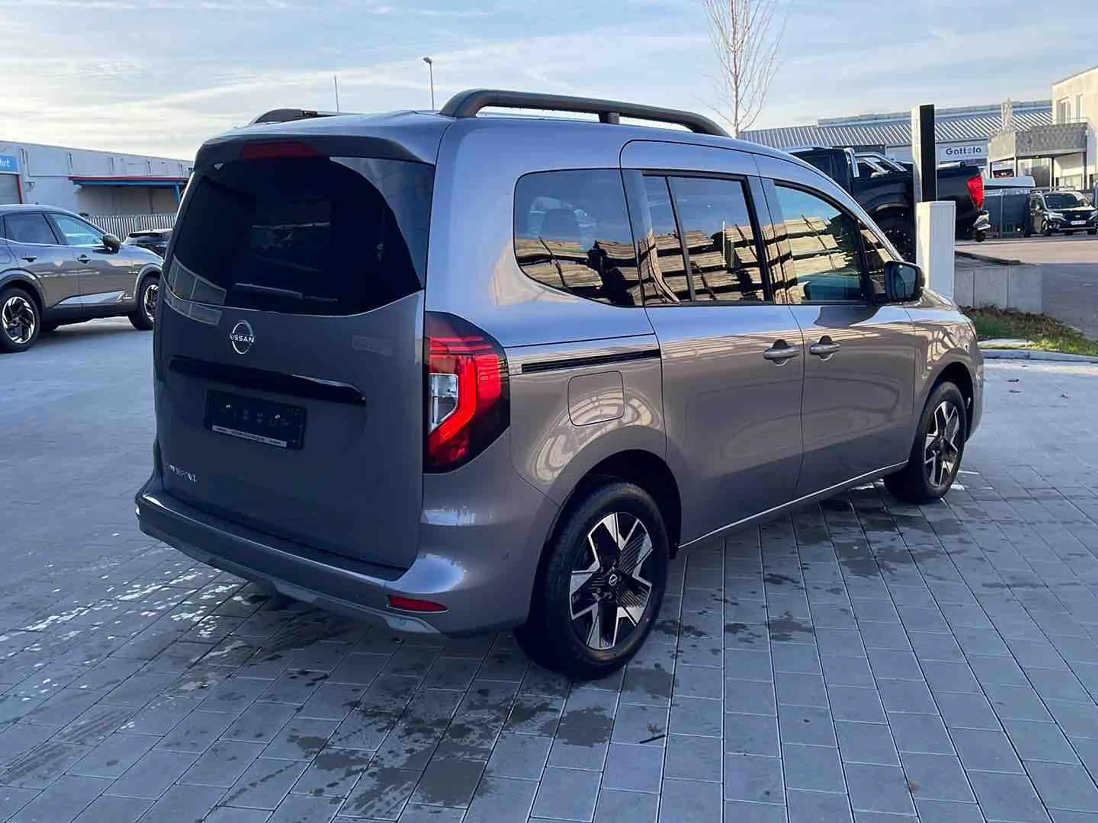 Nissan Townstar Kombi L1 Automatik Tekna Around-View — photo 6