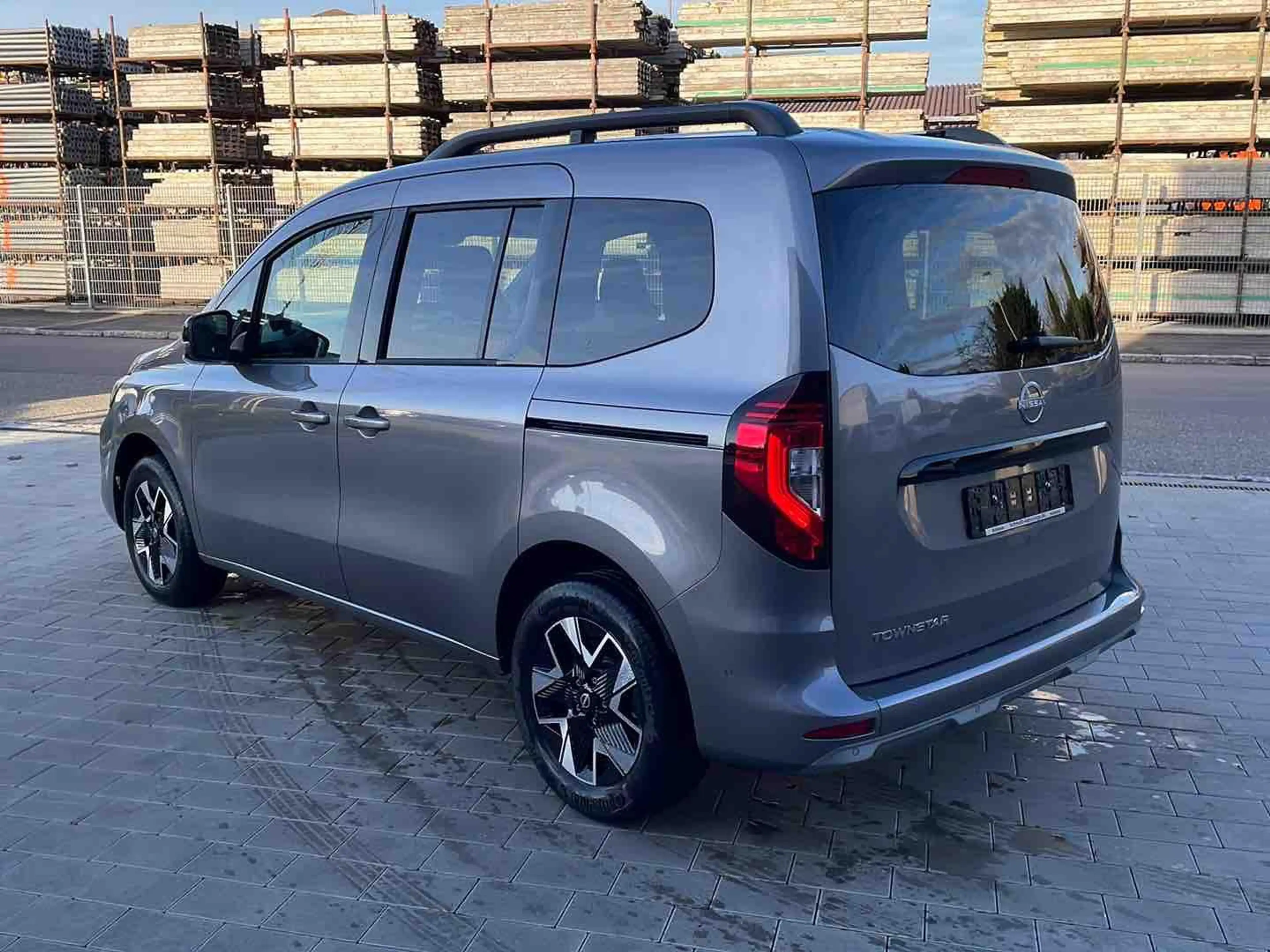 Nissan Townstar Kombi L1 Automatik Tekna Around-View — photo 8
