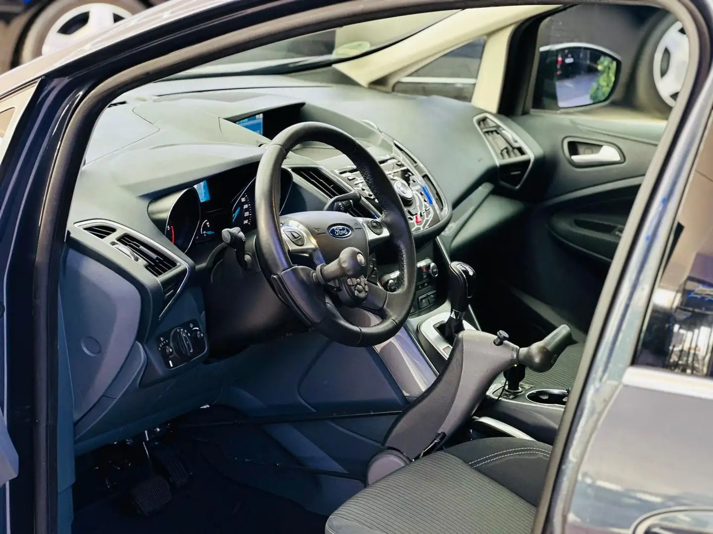 Ford C-Max -Behindertengerecht-Handgas-Lift Gris - 2