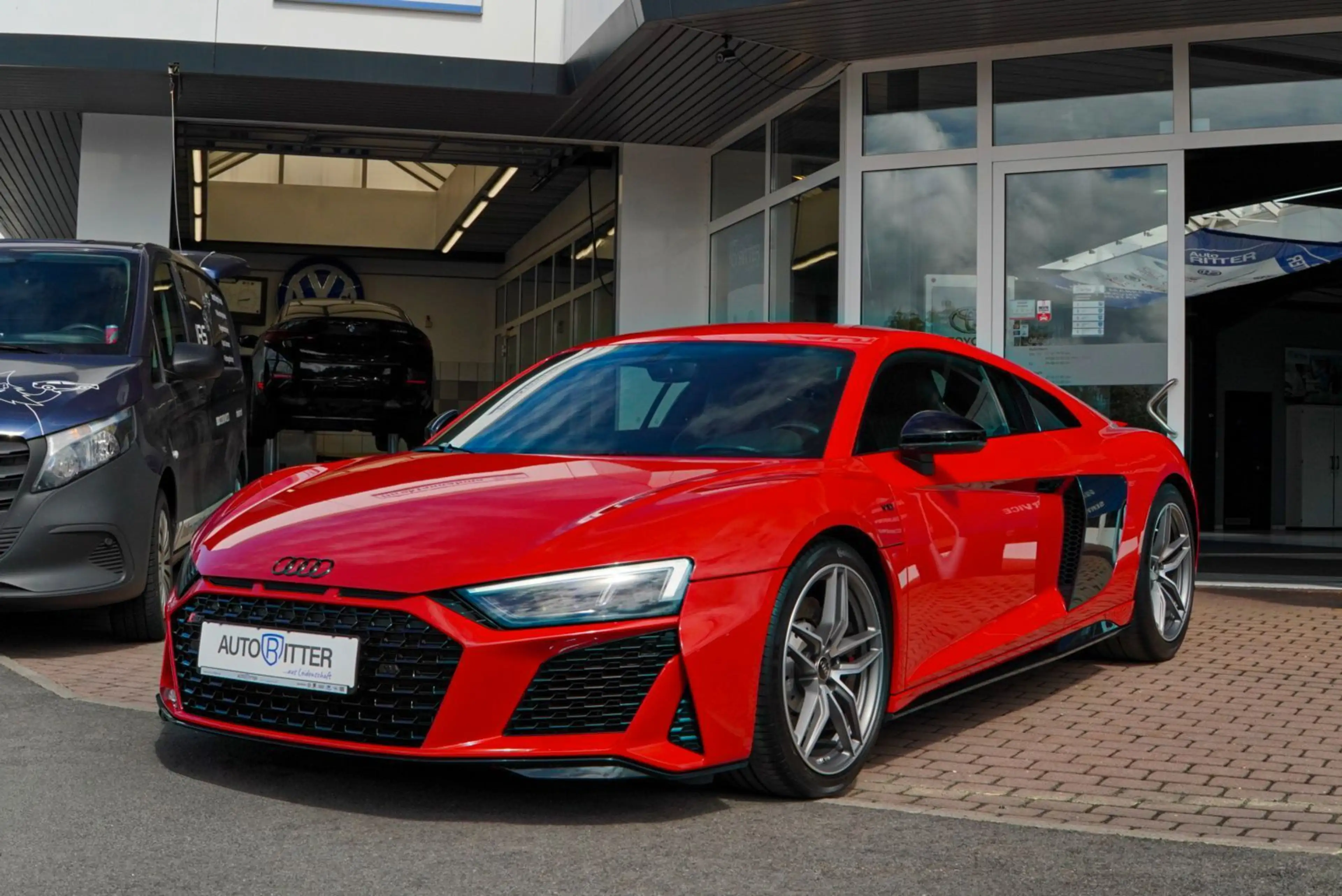 Audi R8 5.2 FSI RWD Coupe performance — photo 3