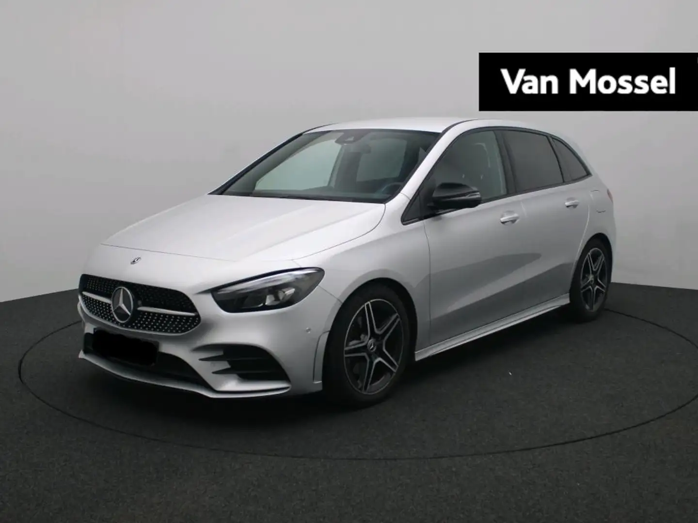 Mercedes-Benz B 180 AMG Line + CARPLAY + NIGHTPAKKET + PARKEERSENSOREN Zilver - 1