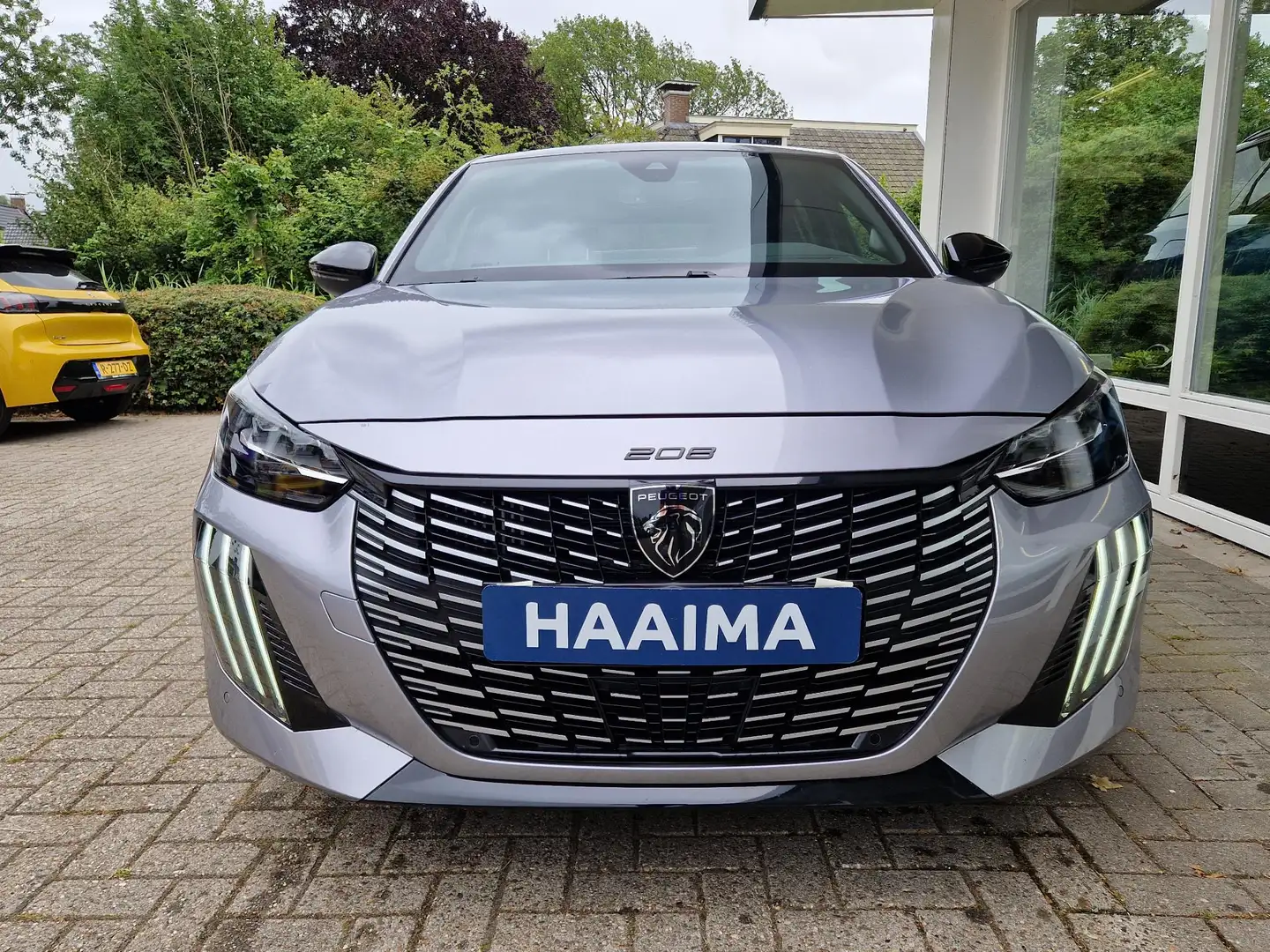 Peugeot 208 Hybrid 136 e-DCS6 GT | Navigatie | Climate & Cruis Zilver - 2