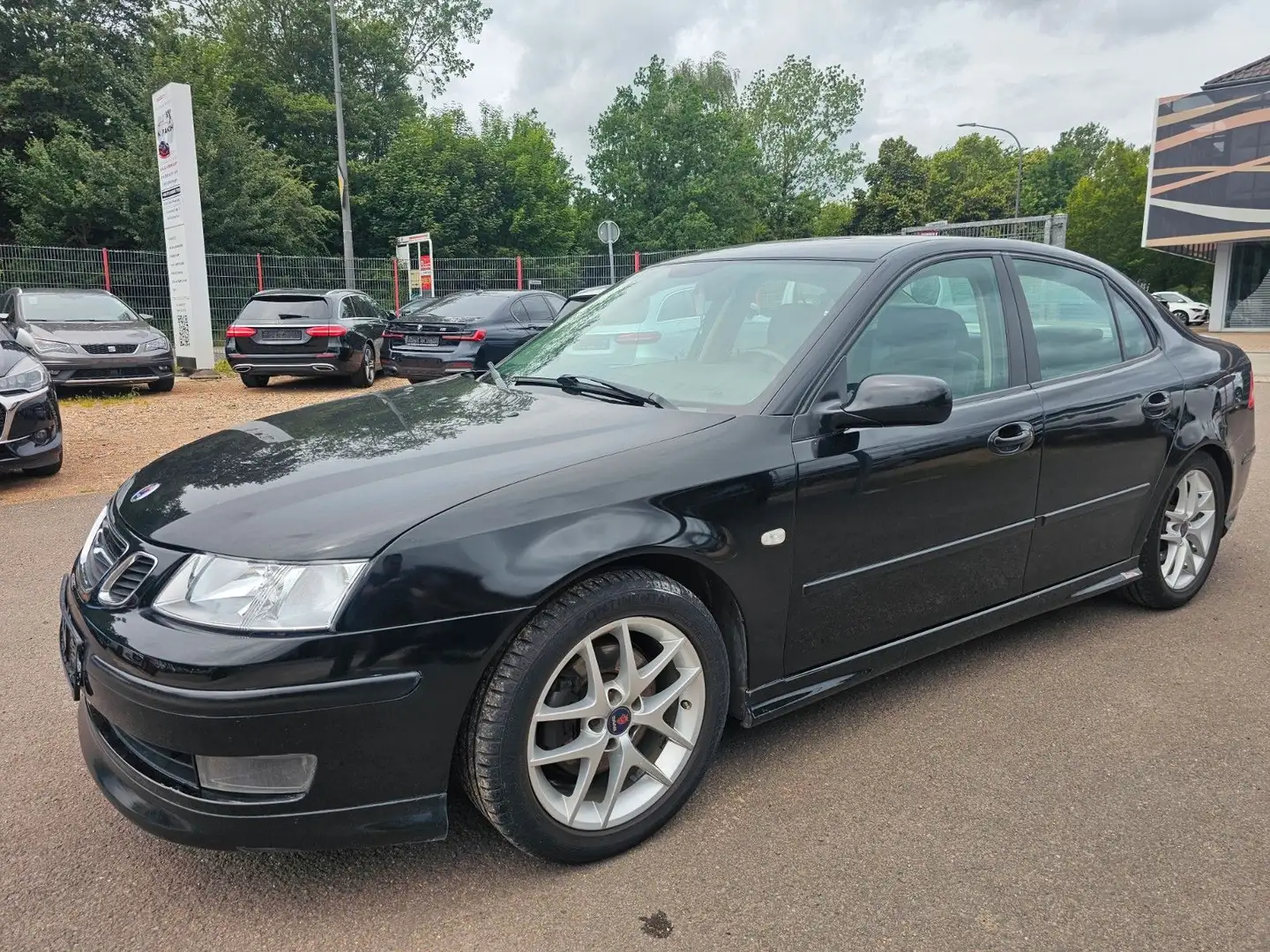 Saab 9-3 Lim. 2.0 T Vector Automatik Schwarz - 1