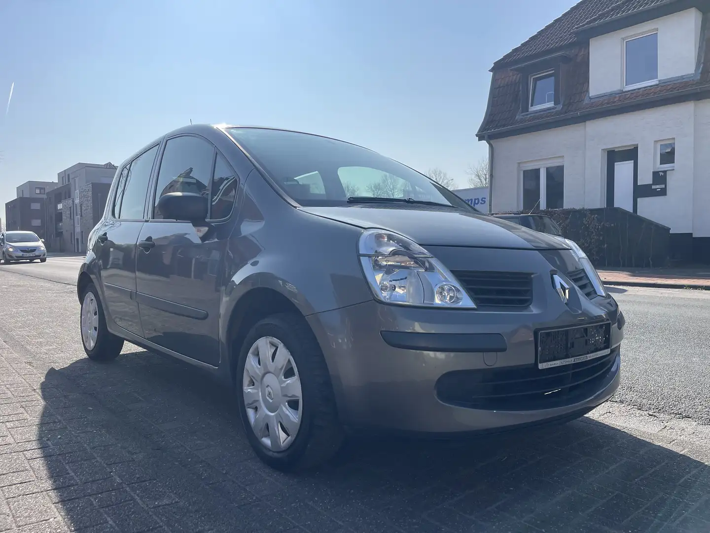 Renault Modus zhanriemen neu öl und Filter neu tüv 03.26 - 1