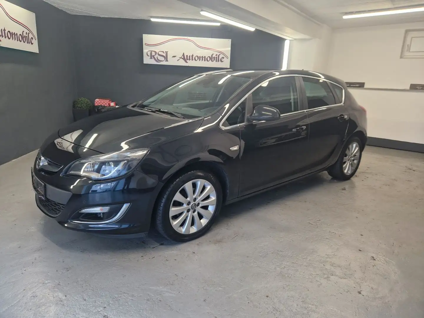 Opel Astra J Lim. 5-trg. Exklusiv,NAVI,XENON,T.-Leder Noir - 2